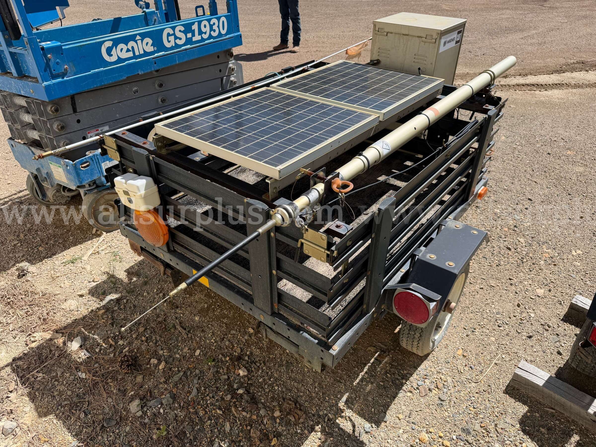 Long Chih LCI-745TC Solar Communications Repeater Trailer Long Chih 745TC Government Surplus Auction - Photo #5