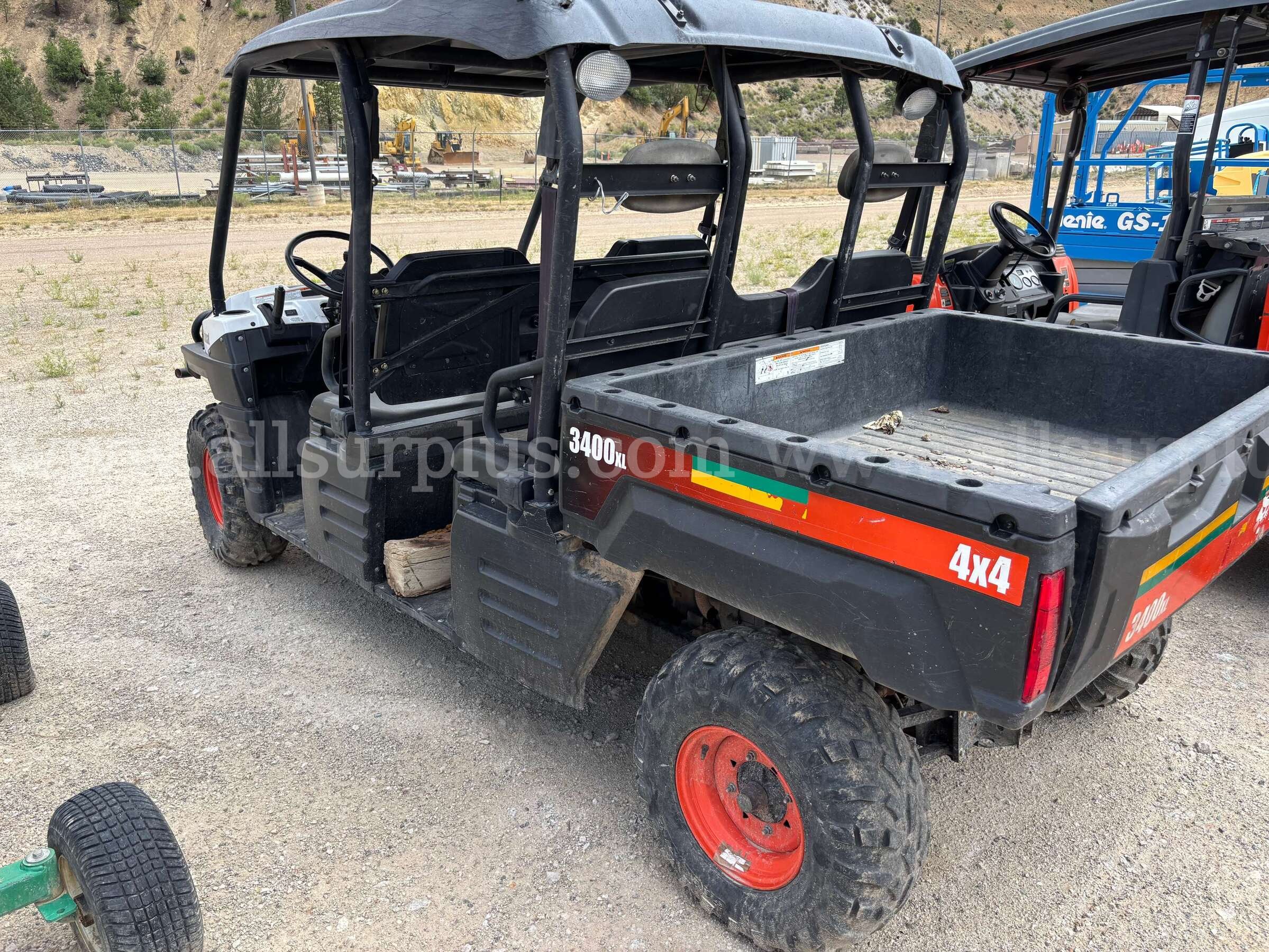 Bobcat 3400XL, 4x4 Diese,l Crew Utility Vehicle, Dump Bed Bobcat 3400XL Government Surplus Auction - Photo #4