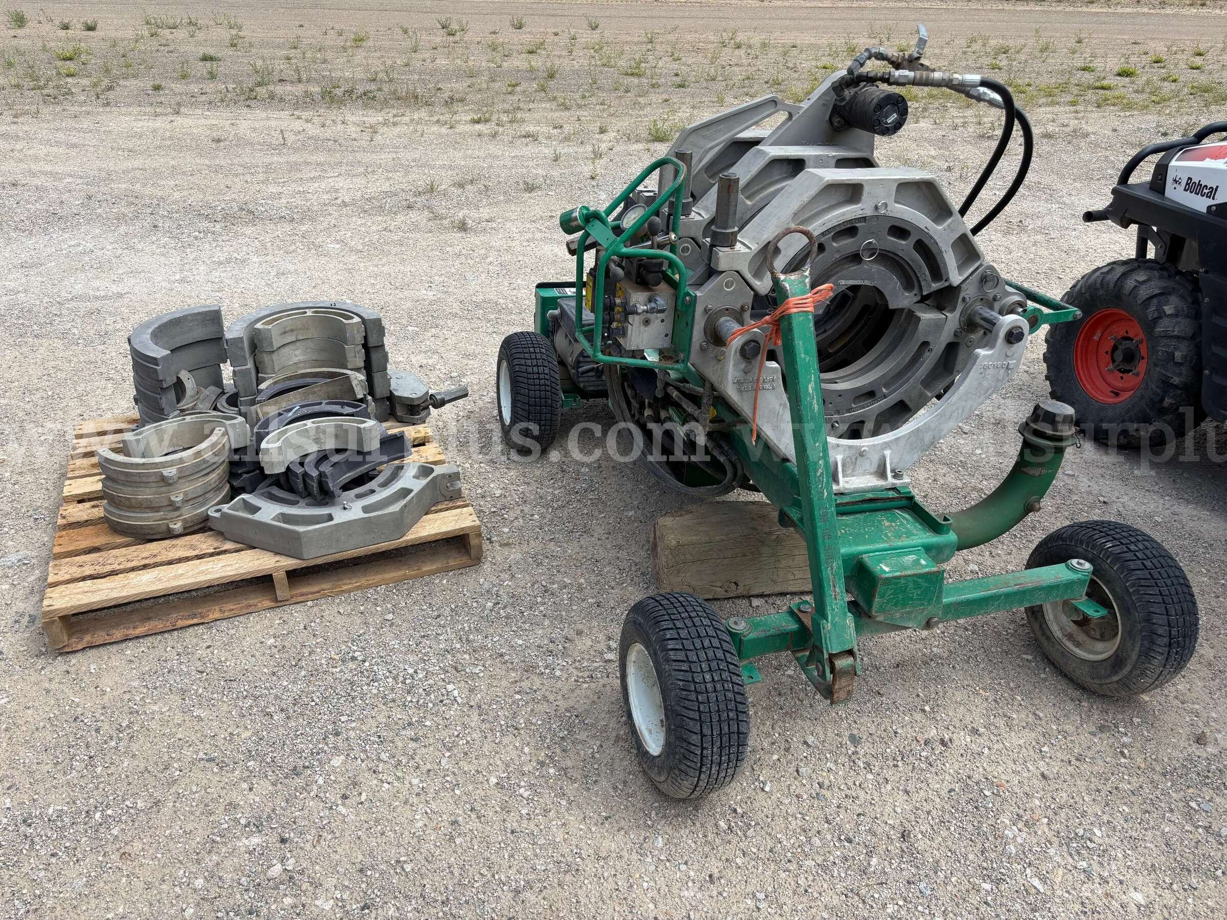 McElroy No.28, hydraulic pipe-fusion machine, with assorted reduction inserts McElroy fusion Government Surplus Auction - Photo #3