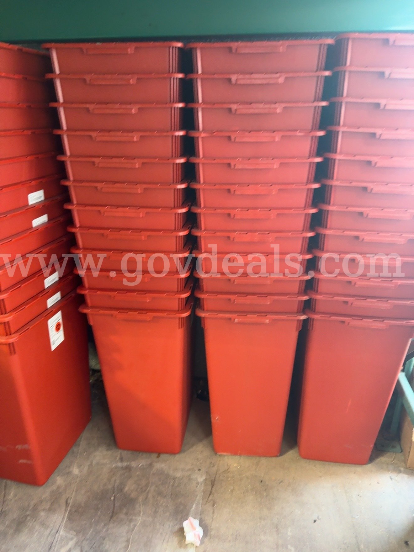 Gallon Biohazard Sharps Containers Covidien Sharps-A-Gator Sharps Container Government Surplus Auction - Primary Photo