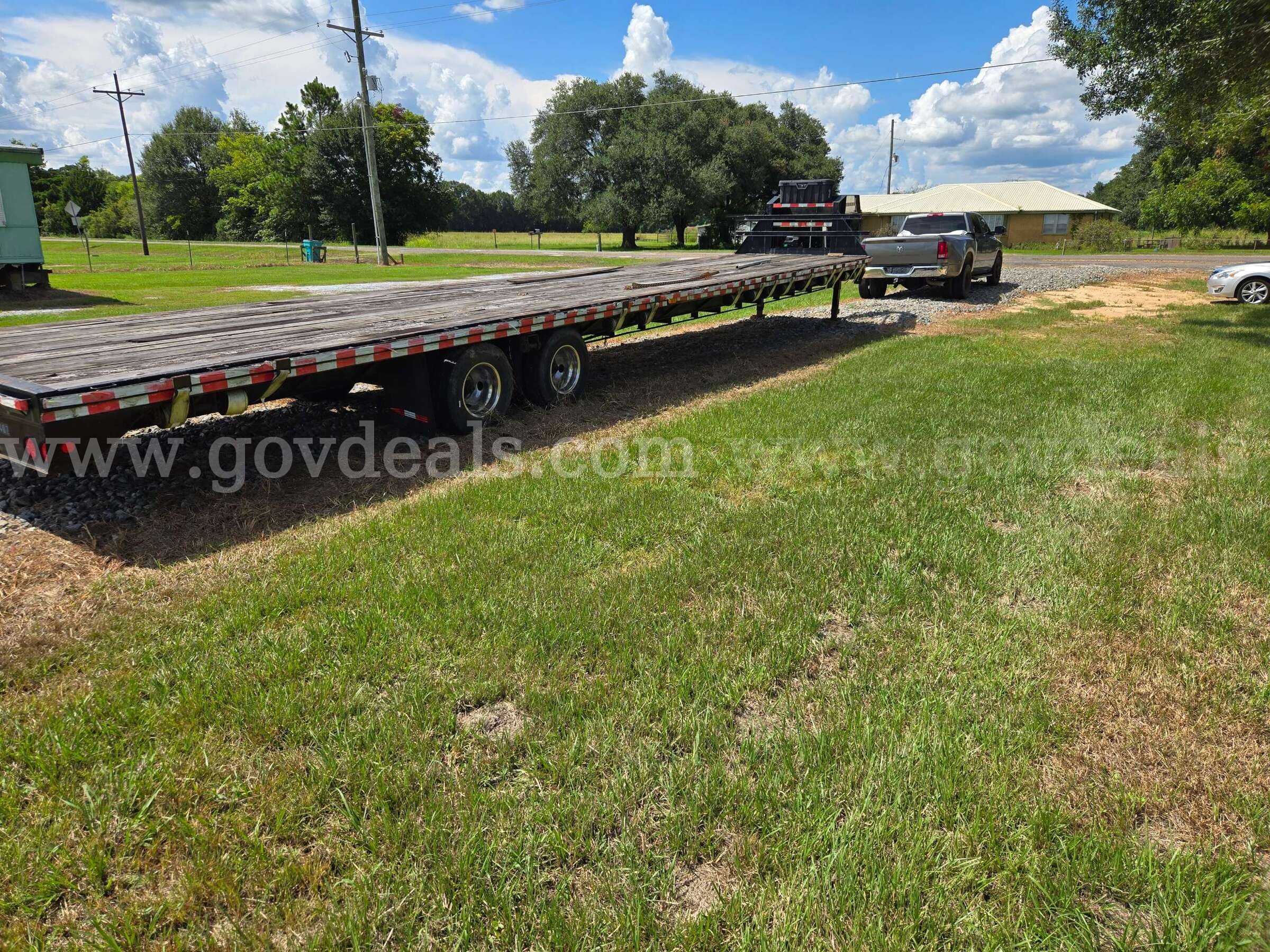 40ft gooseneck trailer PJTR  Government Surplus Auction - Photo #2