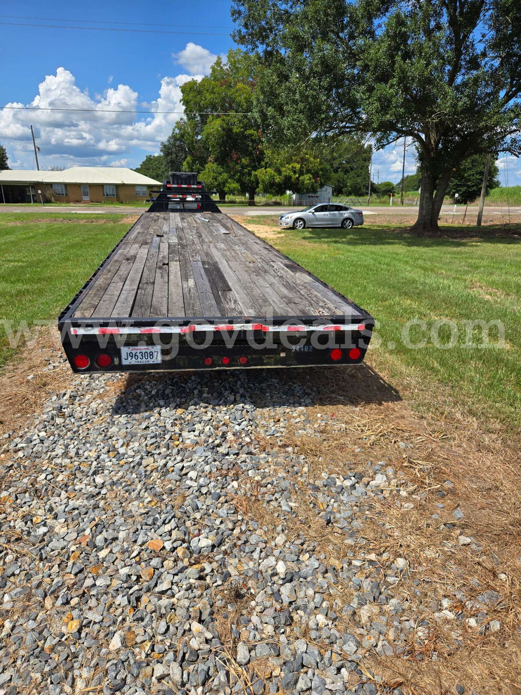 40ft gooseneck trailer PJTR  Government Surplus Auction - Photo #3
