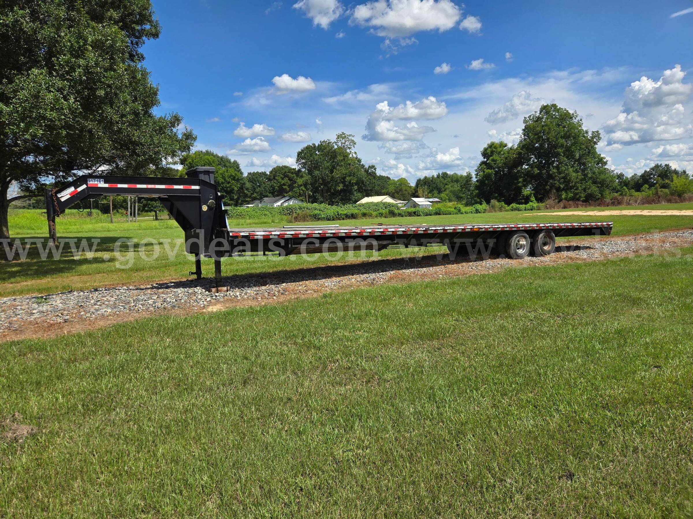 40ft gooseneck trailer PJTR  Government Surplus Auction - Photo #4