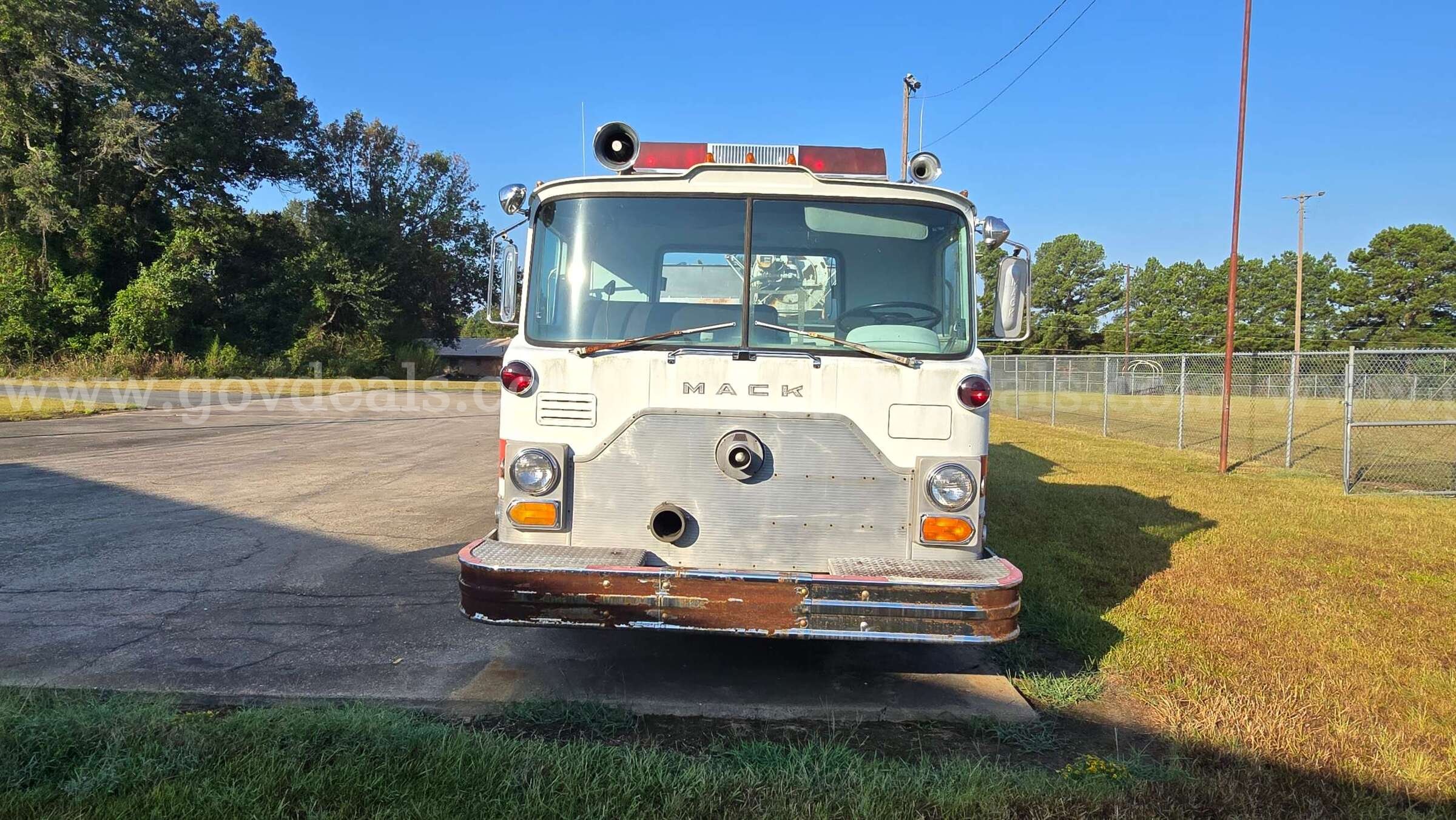 1970 Mack CF611F Fire Truck Mack Trucks, Inc. CF611F Government Surplus Auction - Photo #2