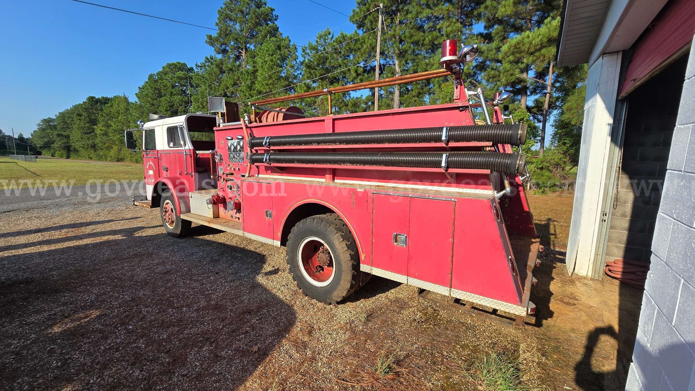 1962 Maxim F26270 Fire Truck Maxim Motor Co. F26270 Government Surplus Auction - Photo #2