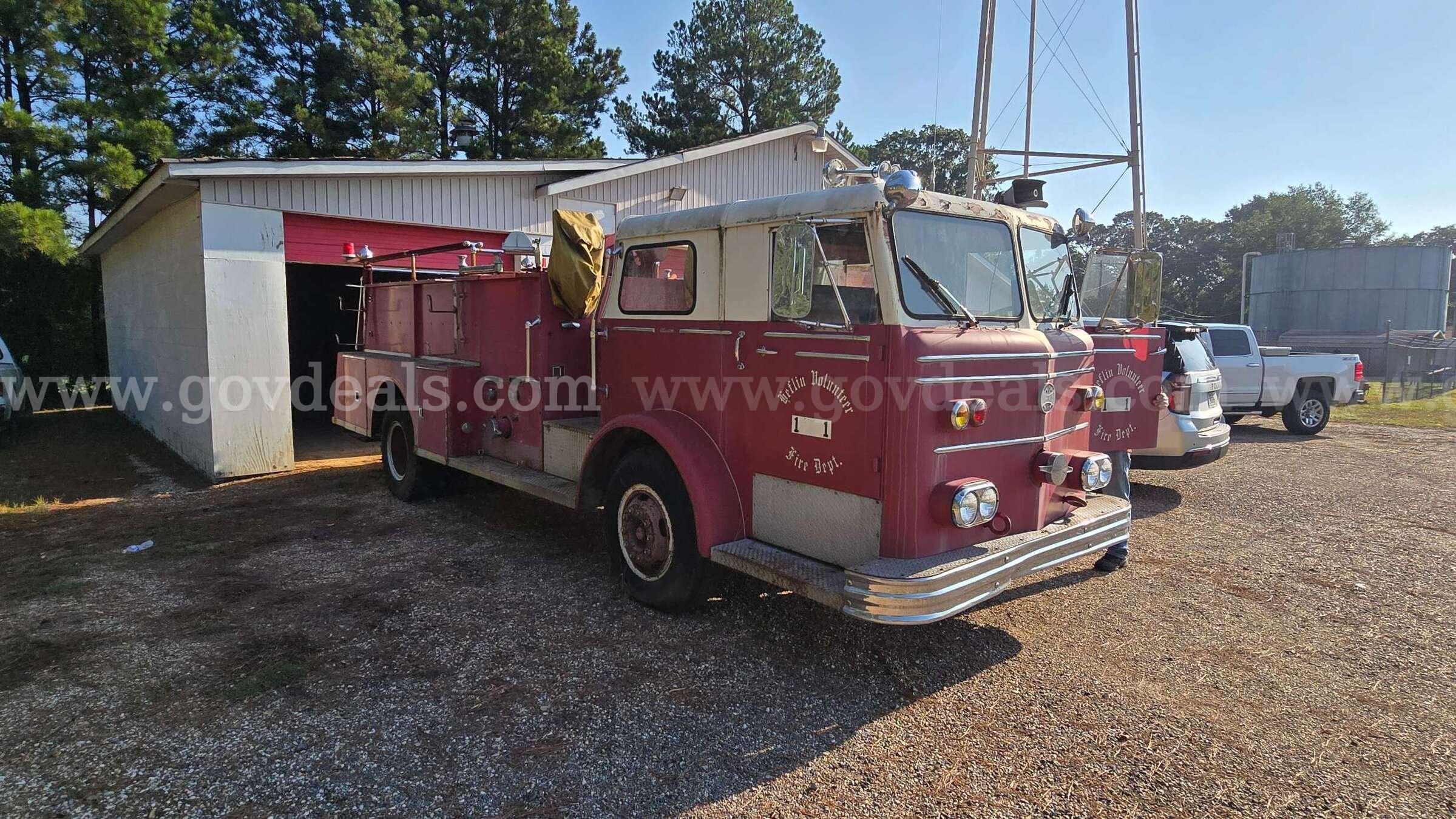 1962 Maxim F26270 Fire Truck Maxim Motor Co. F26270 Government Surplus Auction - Photo #6