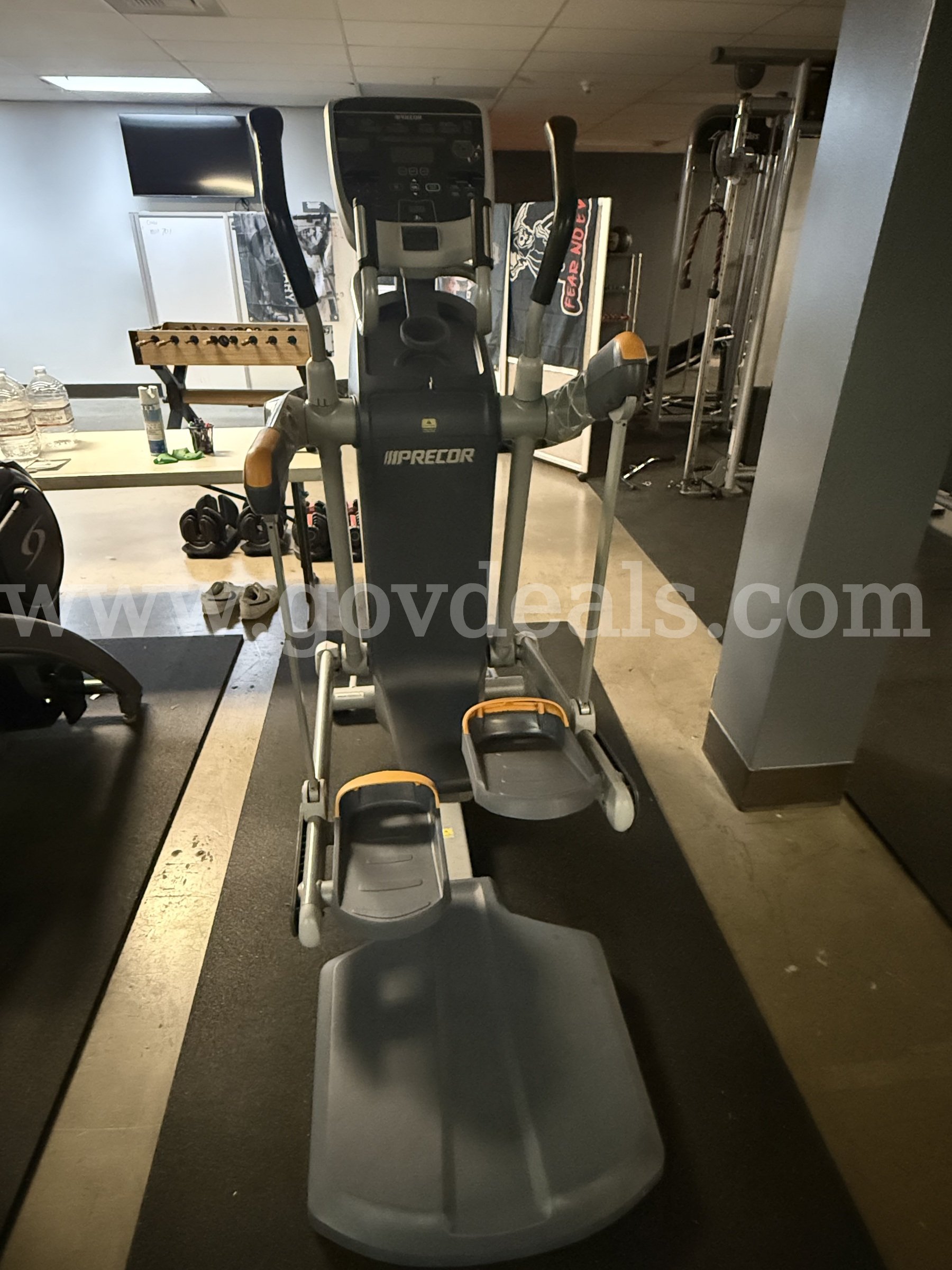 Precor 835 AMT W/P30 Console Precor 835 Government Surplus Auction - Photo #2