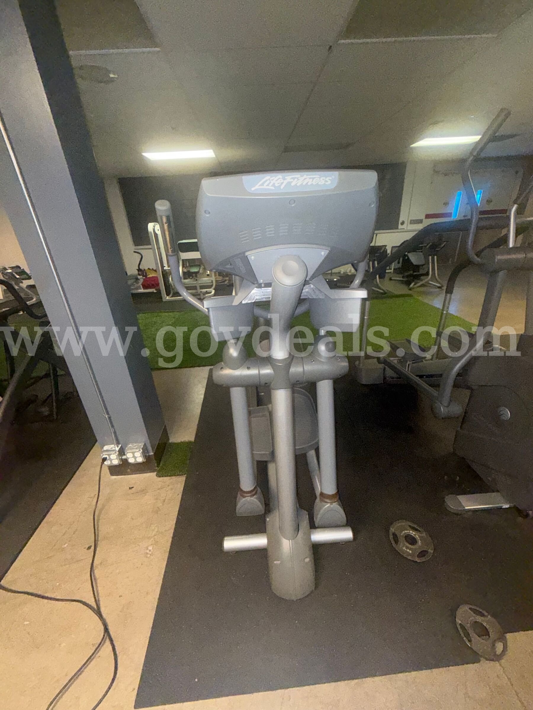 Life Fitness 91 Xi Crosstrainer Life Fitness 91 Xi Crosstrainer Government Surplus Auction - Photo #2