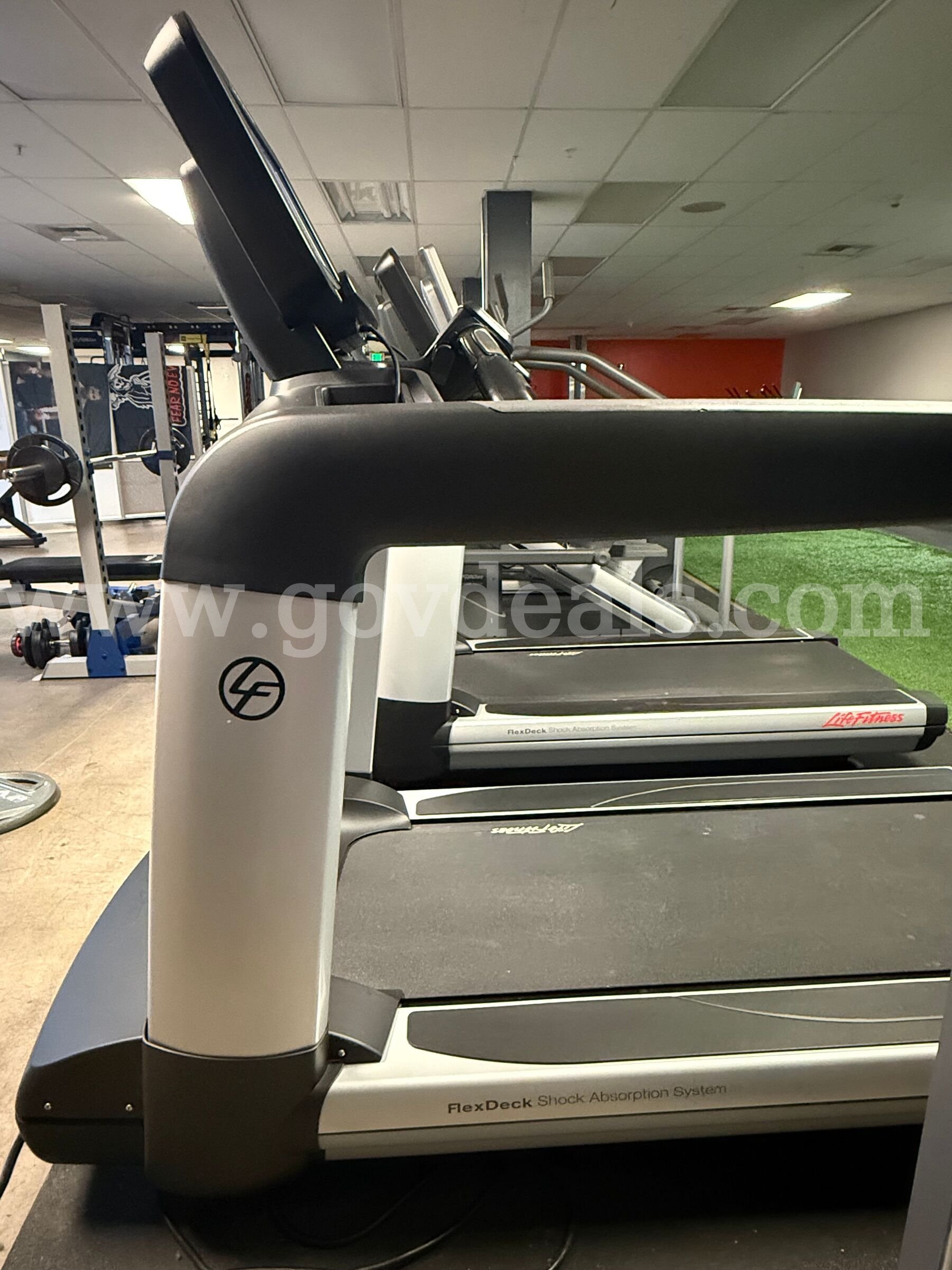 Life Fitness Discover 95T Life Fitness Discover 95T Government Surplus Auction - Photo #2