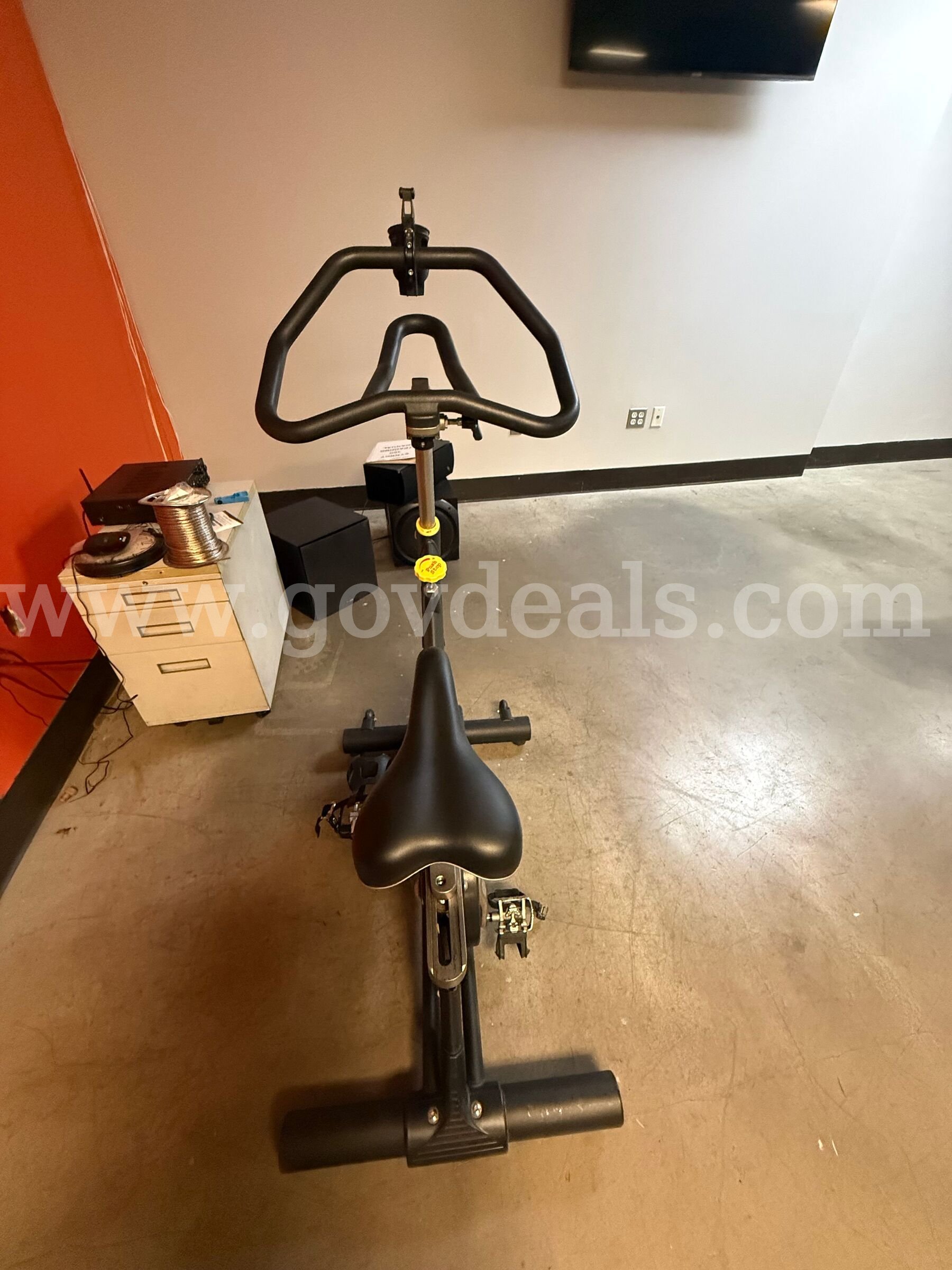 REVMASTER PRO CYCLING BIKE REVMASTER  Government Surplus Auction - Photo #3