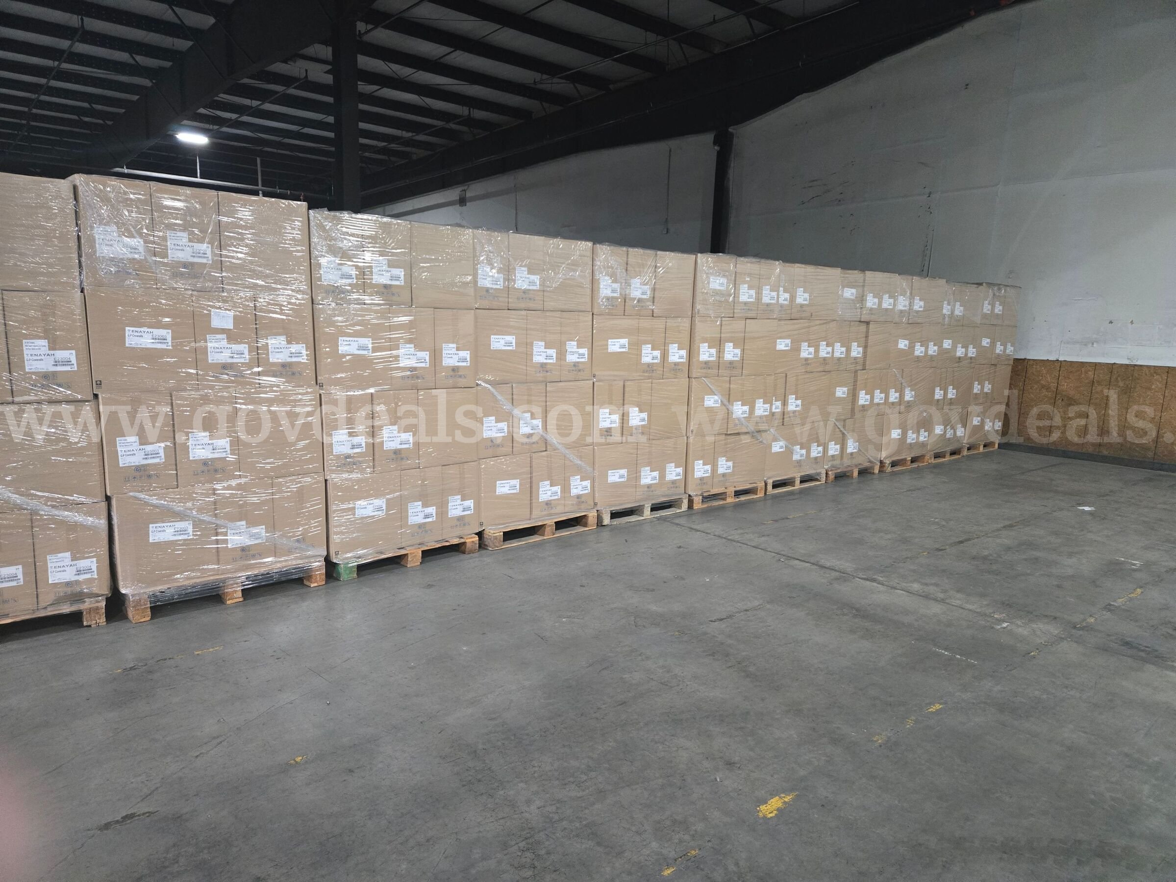 Bulk Lot of Disposable Protective Coveralls Enayah E23003 Government Surplus Auction - Photo #5