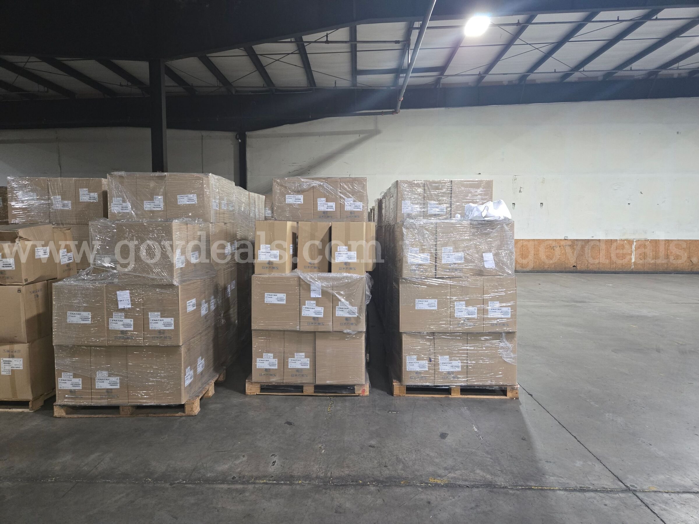 Bulk Lot of Disposable Protective Coveralls Enayah E23003 Government Surplus Auction - Photo #6