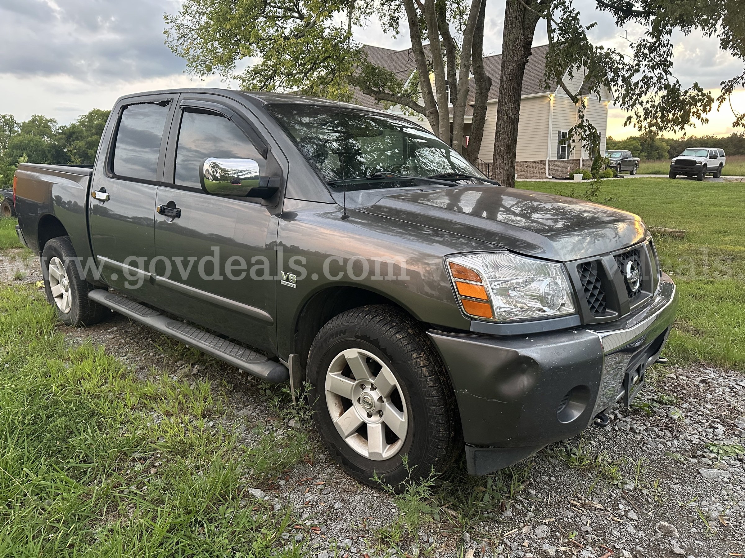2004 Nissan Titan XE Crew Cab 4WD
