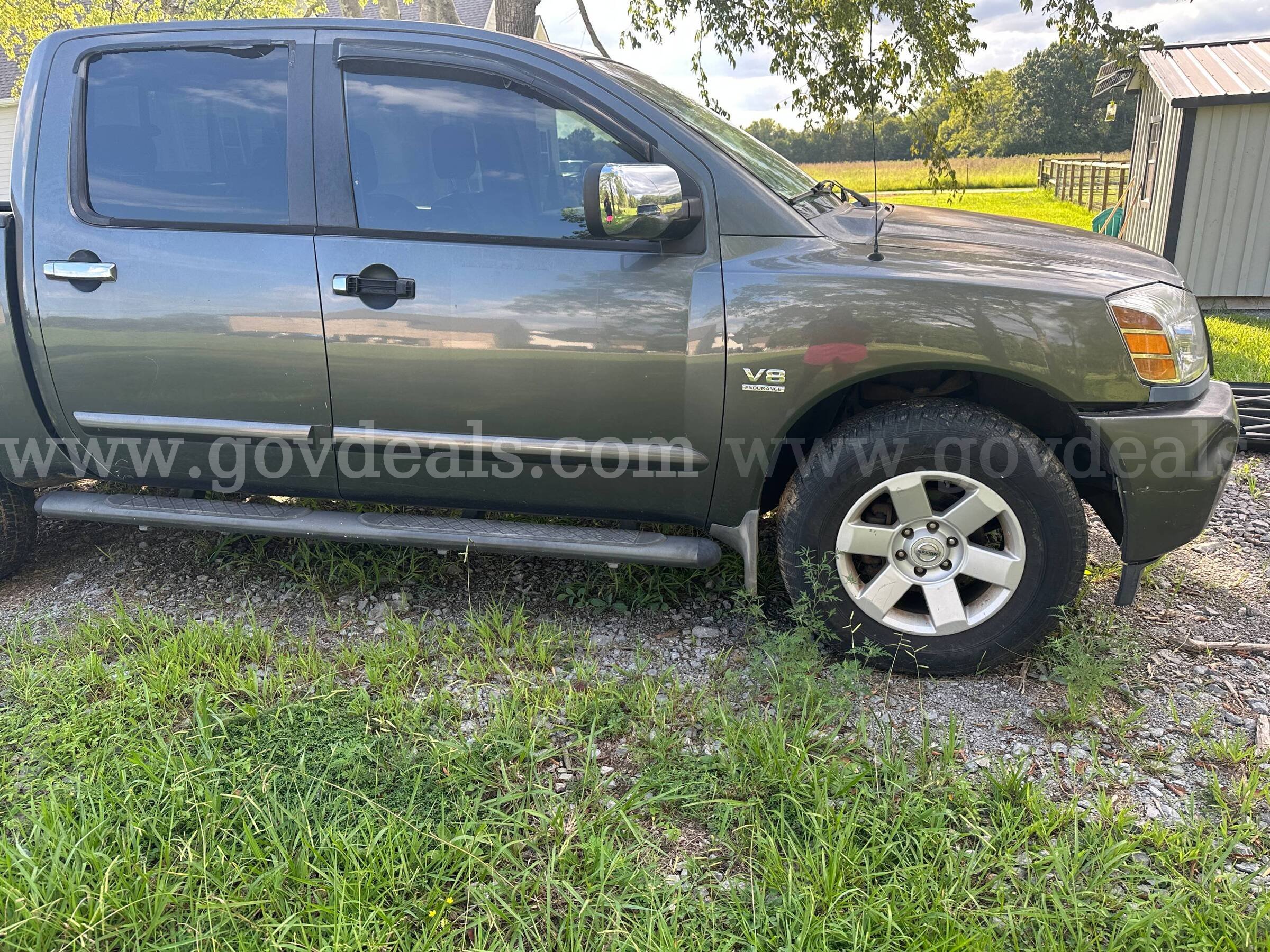2004 Nissan Titan XE Crew Cab 4WD Nissan Titan Government Surplus Auction - Photo #2