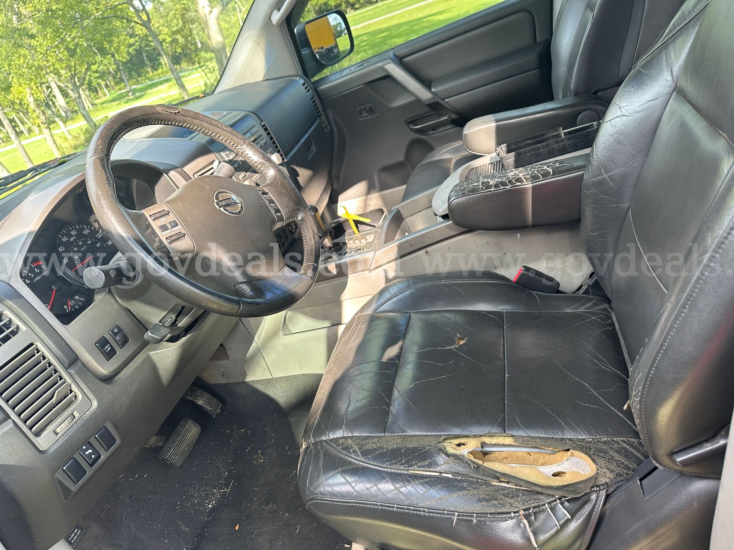 2004 Nissan Titan XE Crew Cab 4WD Nissan Titan Government Surplus Auction - Photo #5