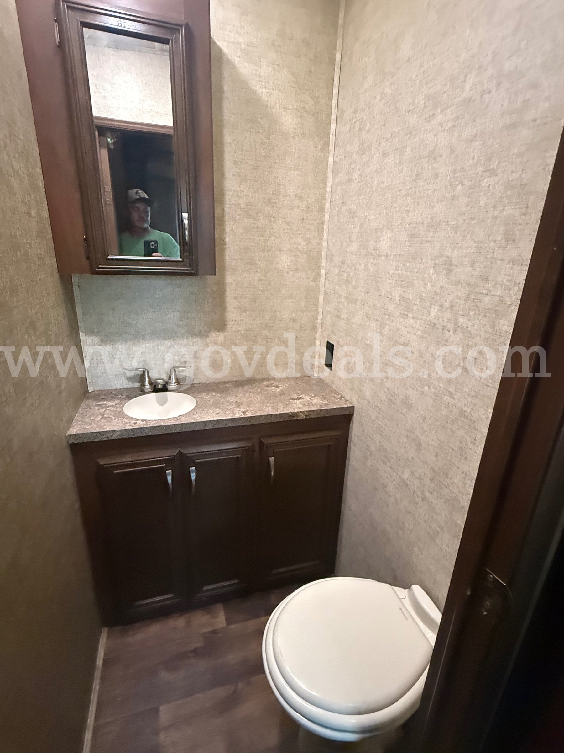 2017 33ft. Forest River Sierra HT fifth wheel Forest River Sierra Government Surplus Auction - Photo #6