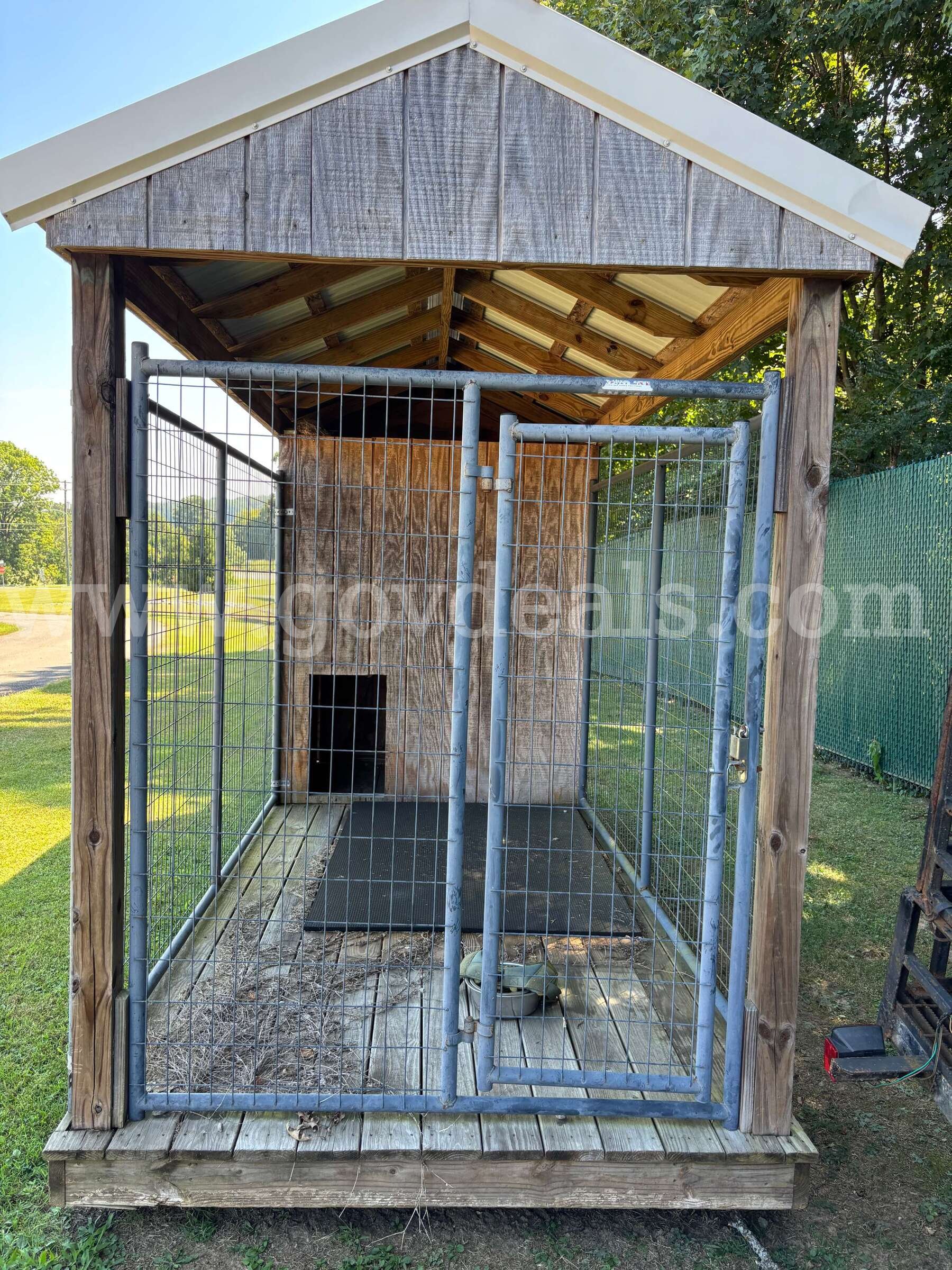 Custom Dog Kennel   Government Surplus Auction - Photo #2