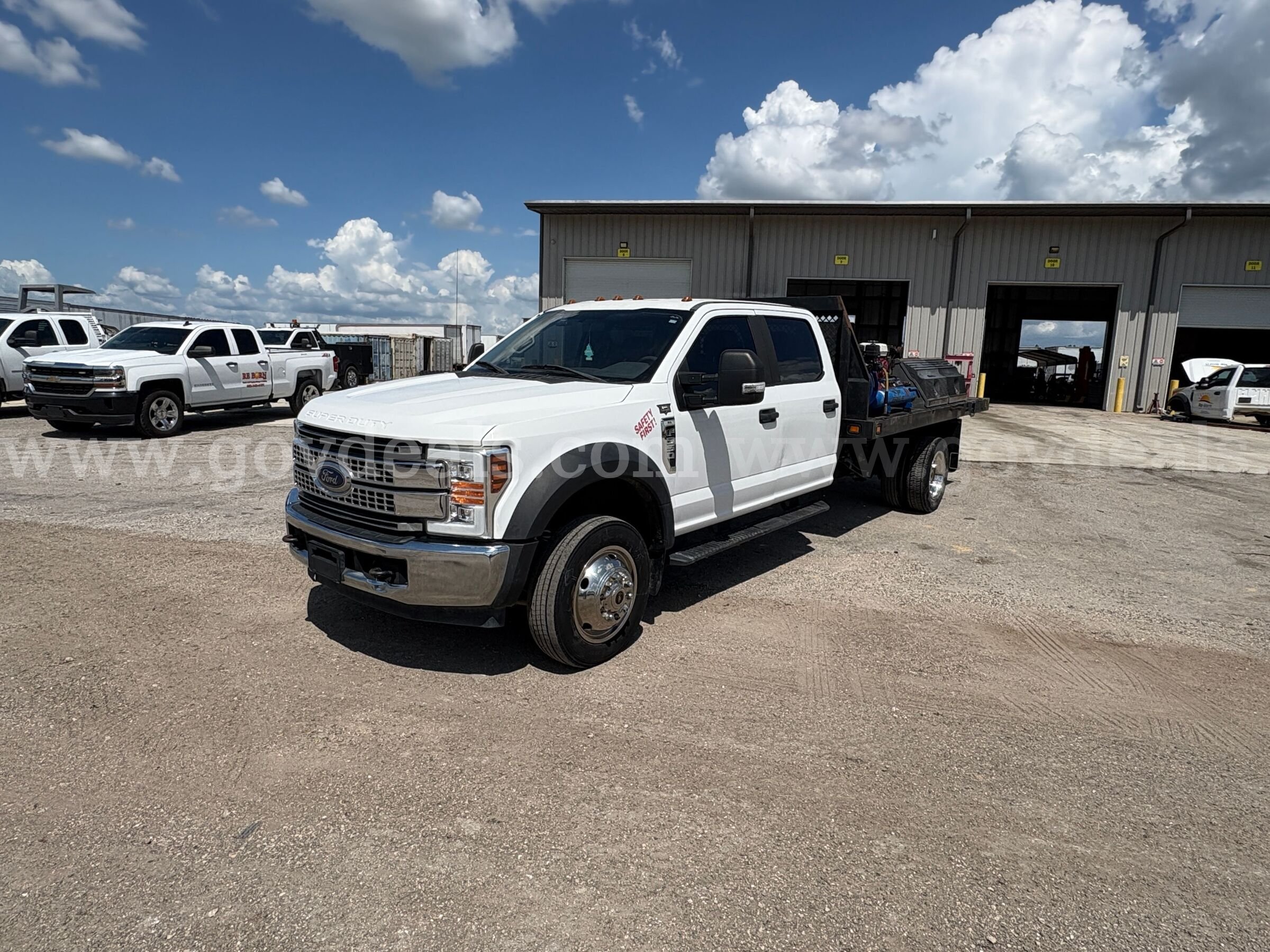 2017 Ford F-550 Dually Crew Cab Flatbed Service Truck Ford F-550 Government Surplus Auction - Primary Photo