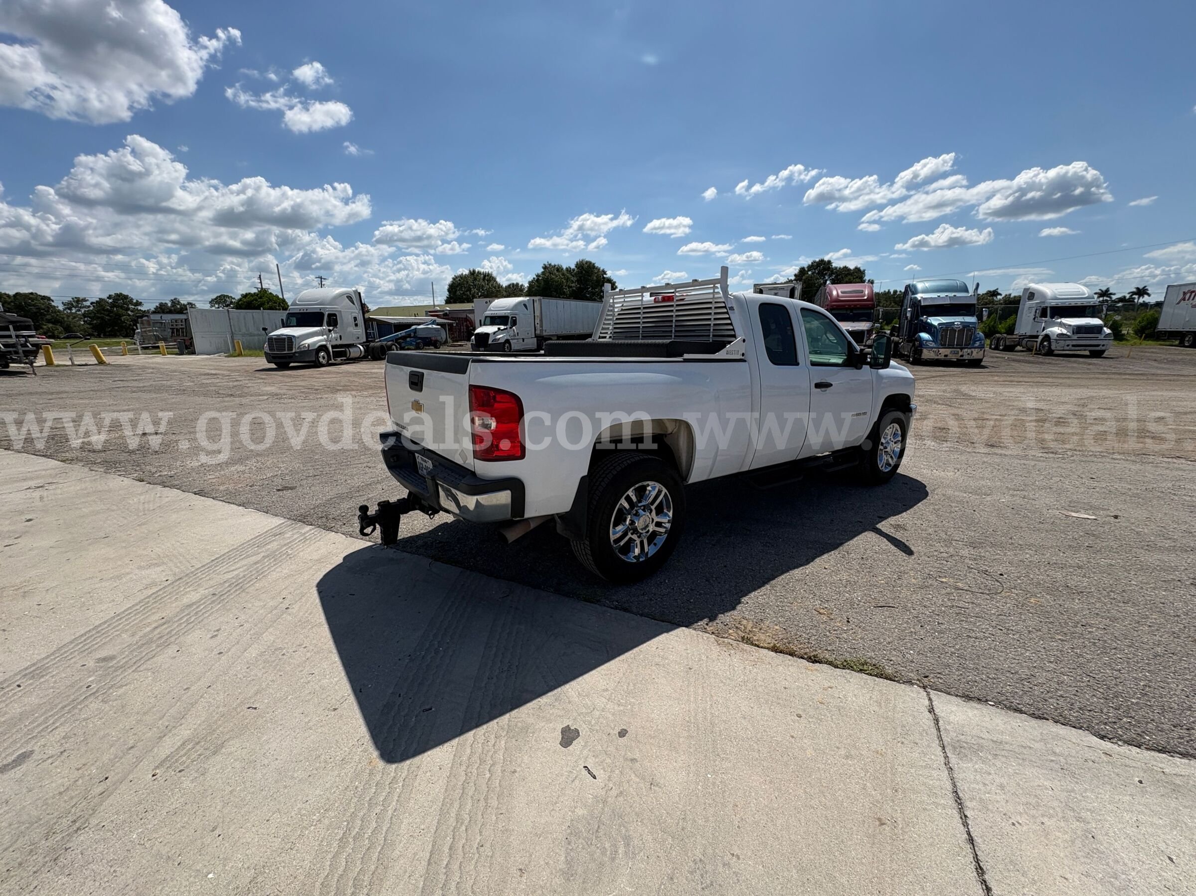 2013 Chevrolet Silverado 2500HD Extended Cab Pickup Chevrolet Silverado 2500HD Government Surplus Auction - Photo #3