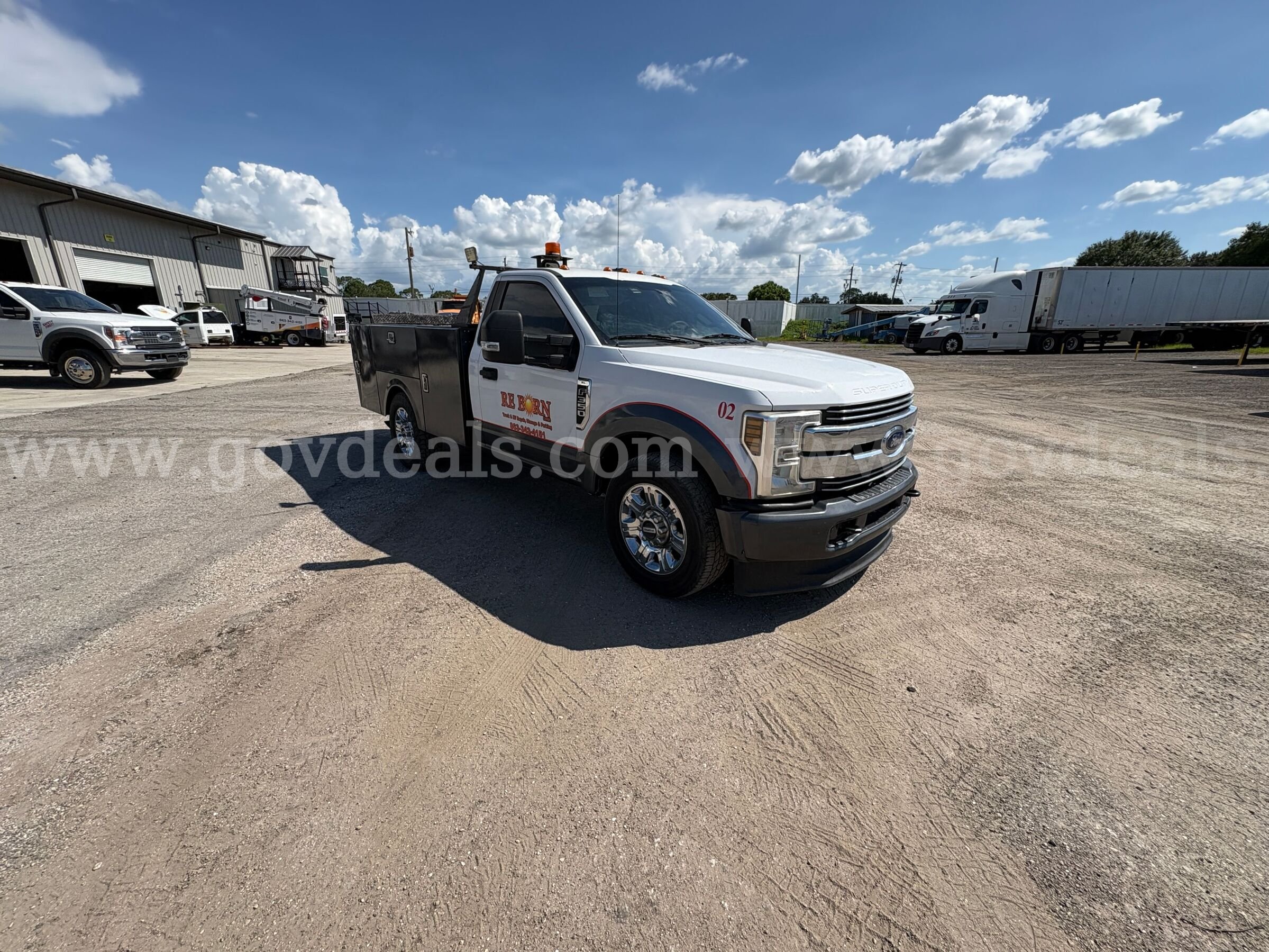 2018 Ford F-350 SD XL 2WD Service Truck Ford F-350 Government Surplus Auction - Photo #2