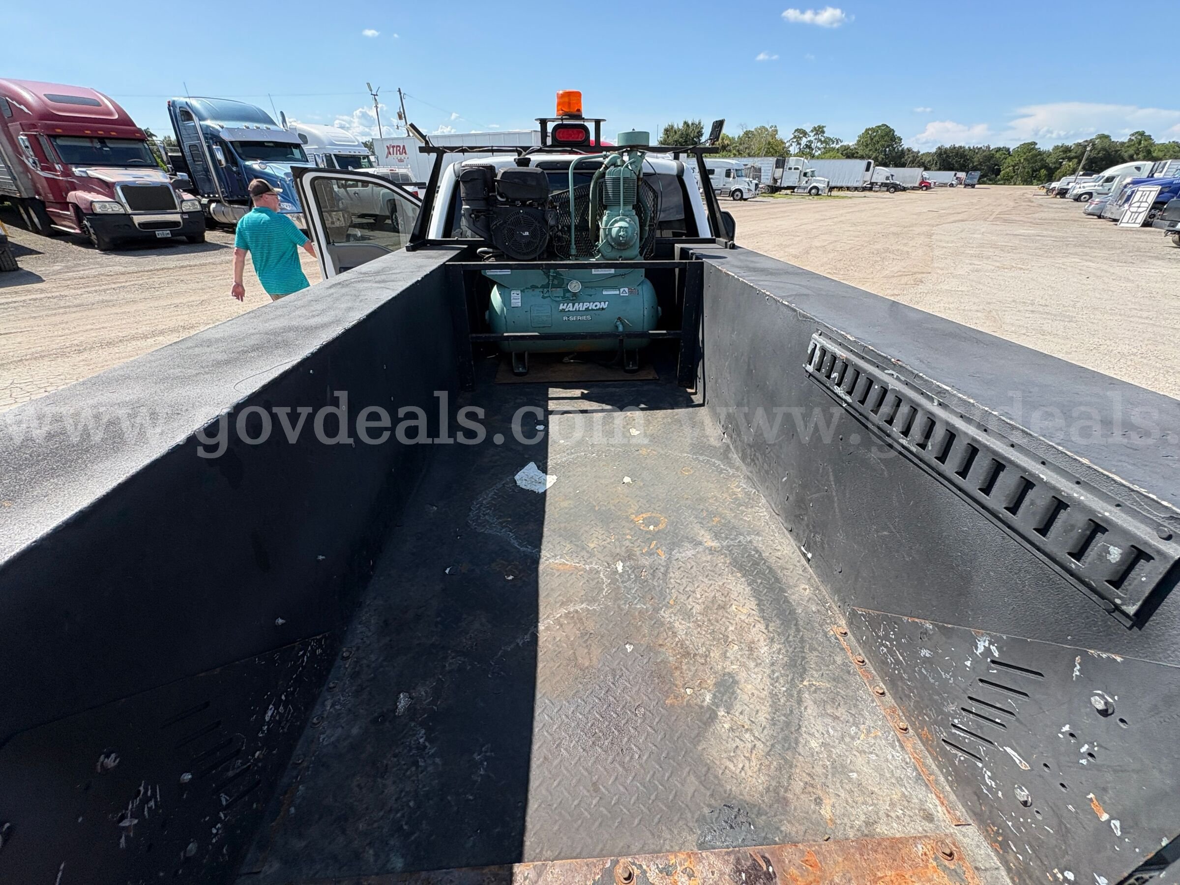 2018 Ford F-350 SD XL 2WD Service Truck Ford F-350 Government Surplus Auction - Photo #6