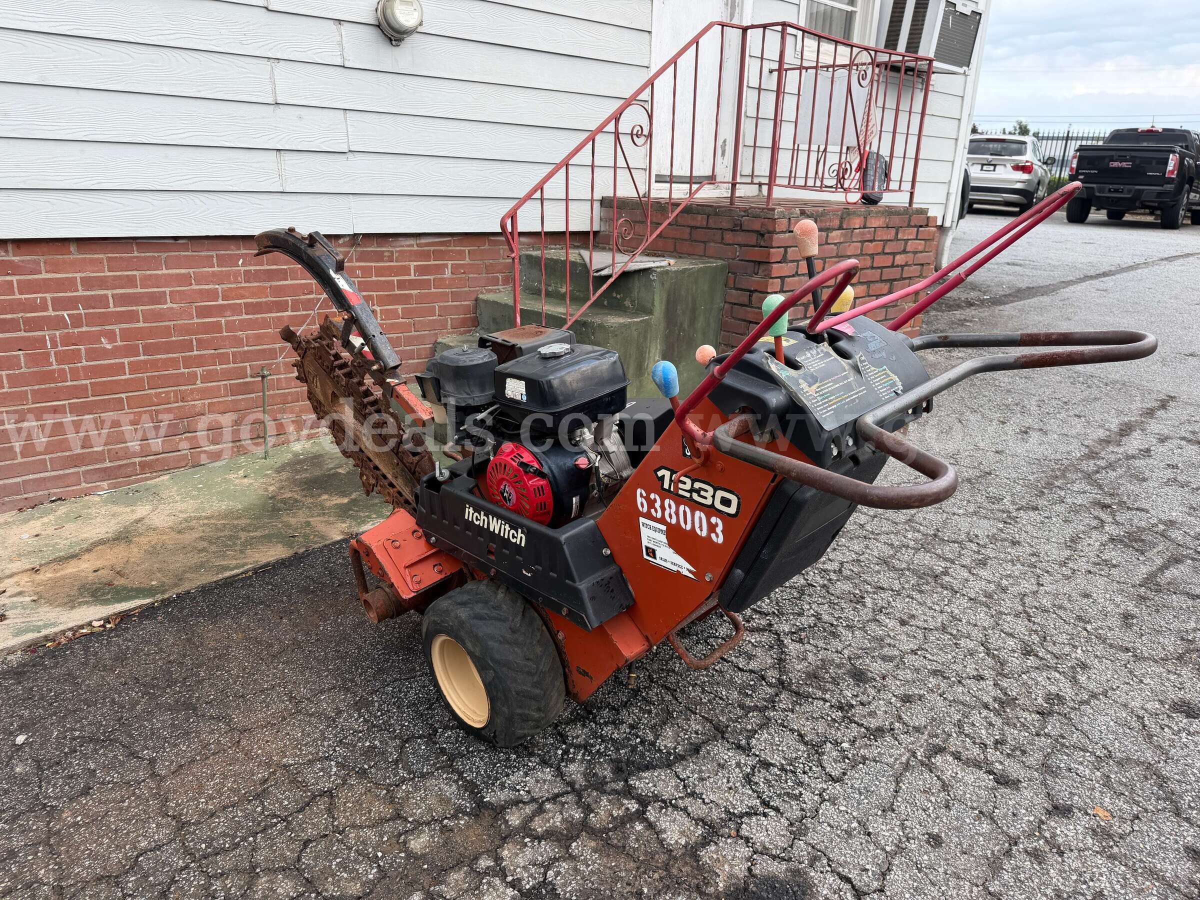 2006 Ditch Witch 1230 Walk-Behind Trencher Ditchwitch 1230 Government Surplus Auction - Photo #3