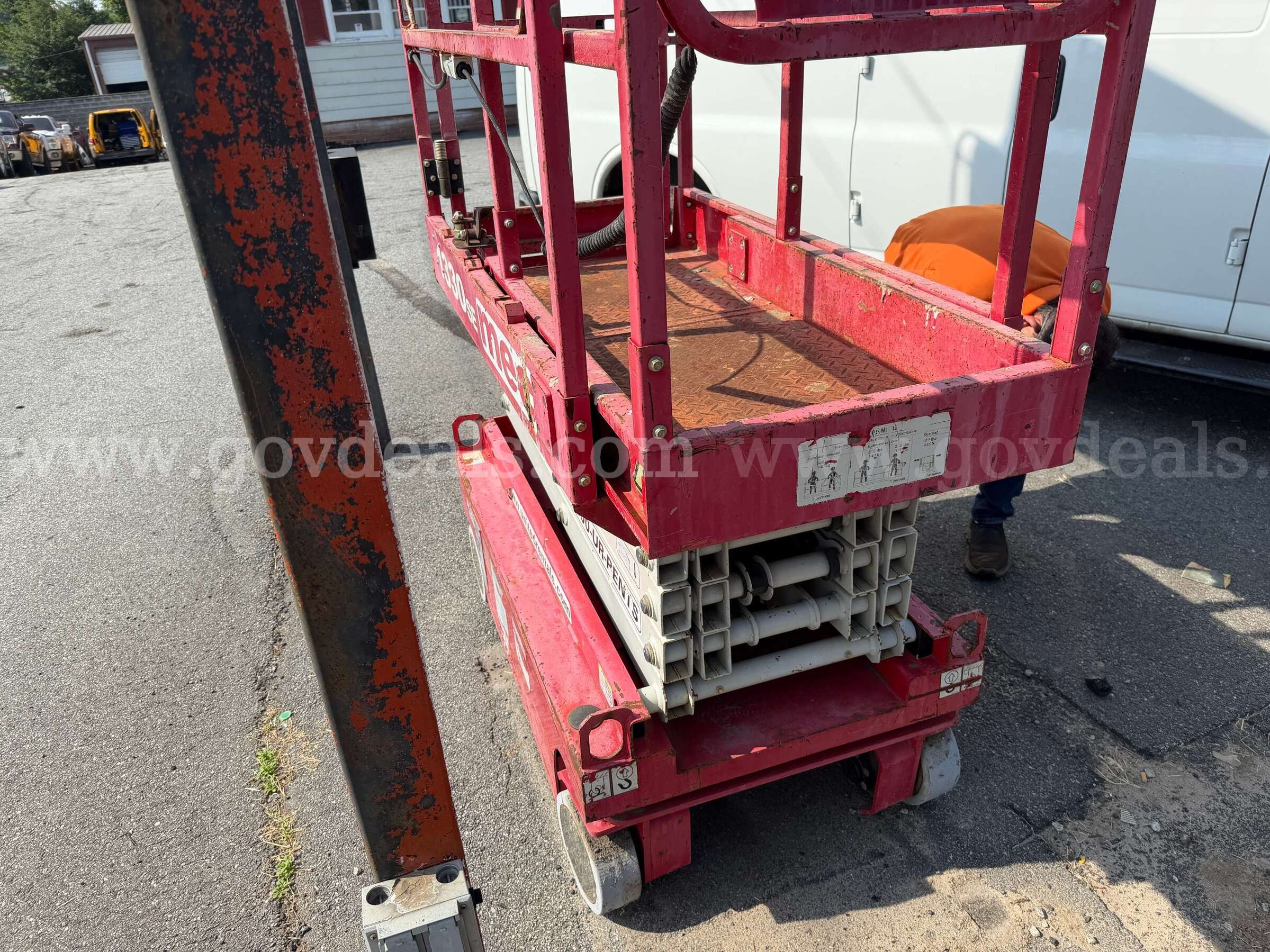 2019 MEC 1330SE Electric Scissor Lift MEC 1330SE Government Surplus Auction - Photo #5