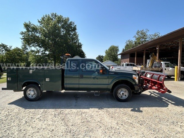 2011 Ford F-250 SD XL SuperCab 4WD (with and front-mounted snow plow, utility/service body, ladder rack, and lights) Ford F-250 Government Surplus Auction - Photo #5