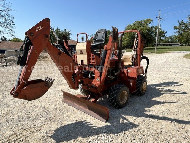 2002 Ditch Witch Trencher/Backhoe Ditch Witch H313 / 3700D / A322 Government Surplus Auction - Photo #2