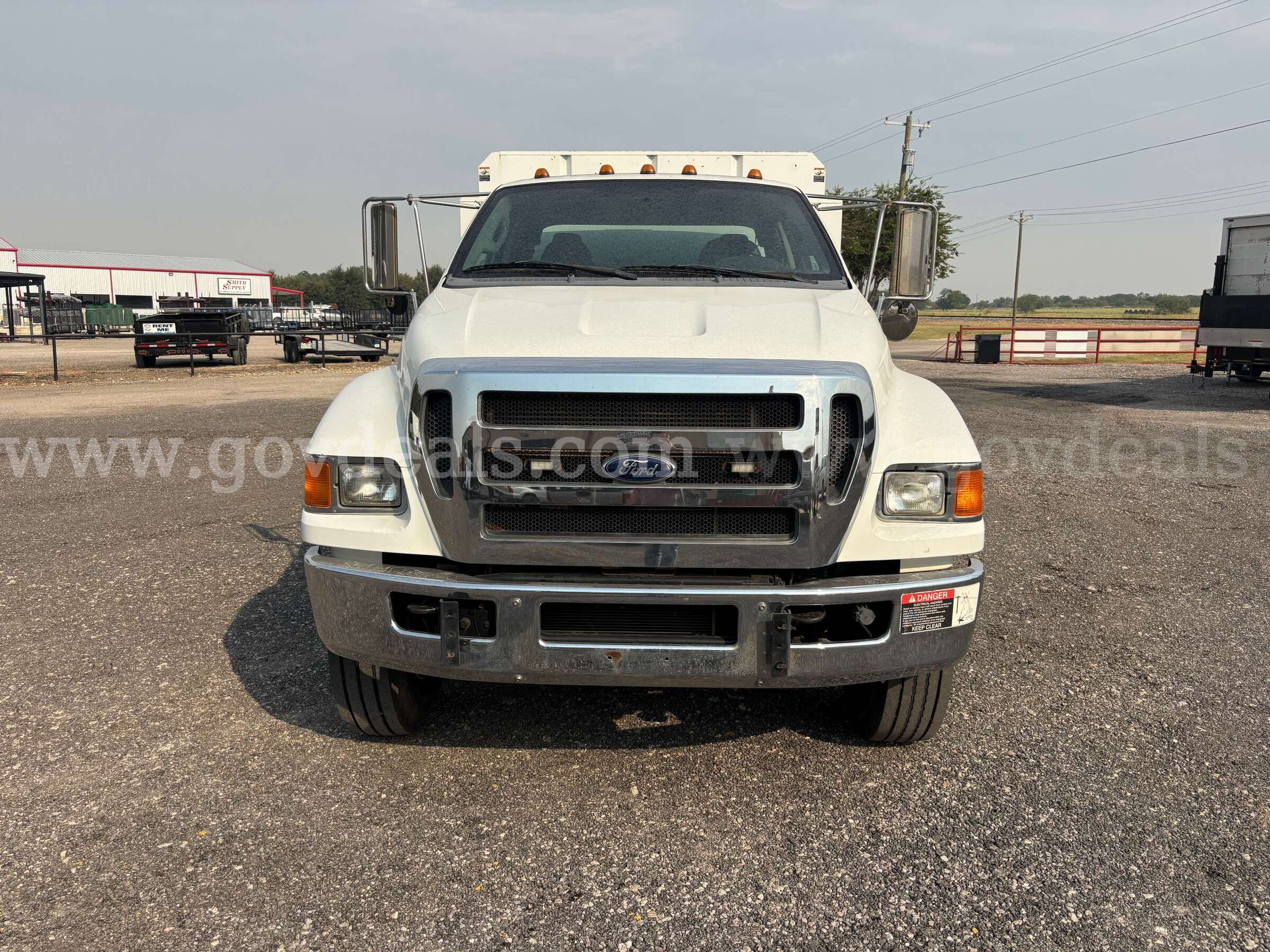 2015 Ford F-750 SuperCab 2WD DRW Chip Truck Ford 750 Government Surplus Auction - Photo #2