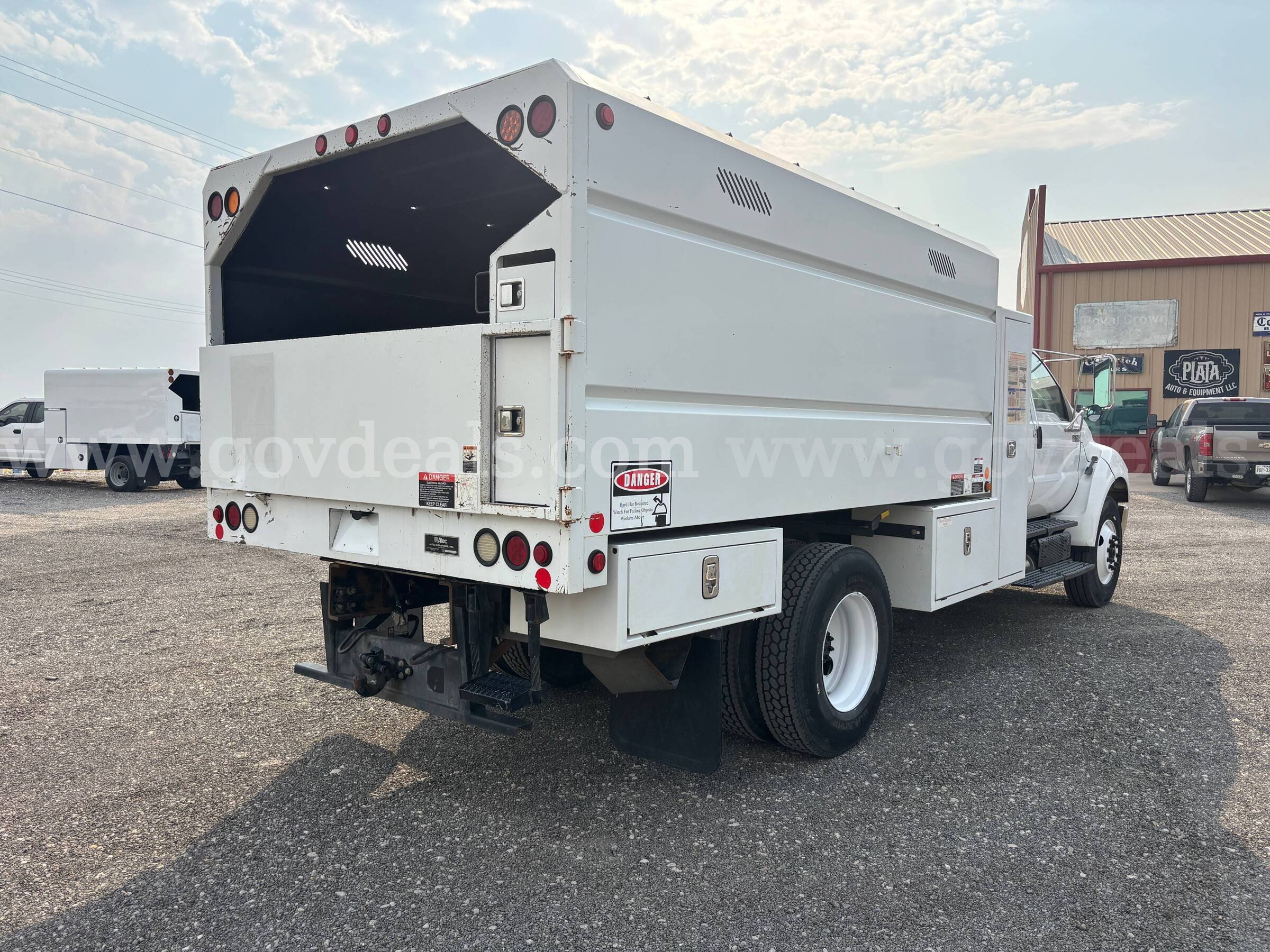 2015 Ford F-750 SuperCab 2WD DRW Chip Truck Ford 750 Government Surplus Auction - Photo #5