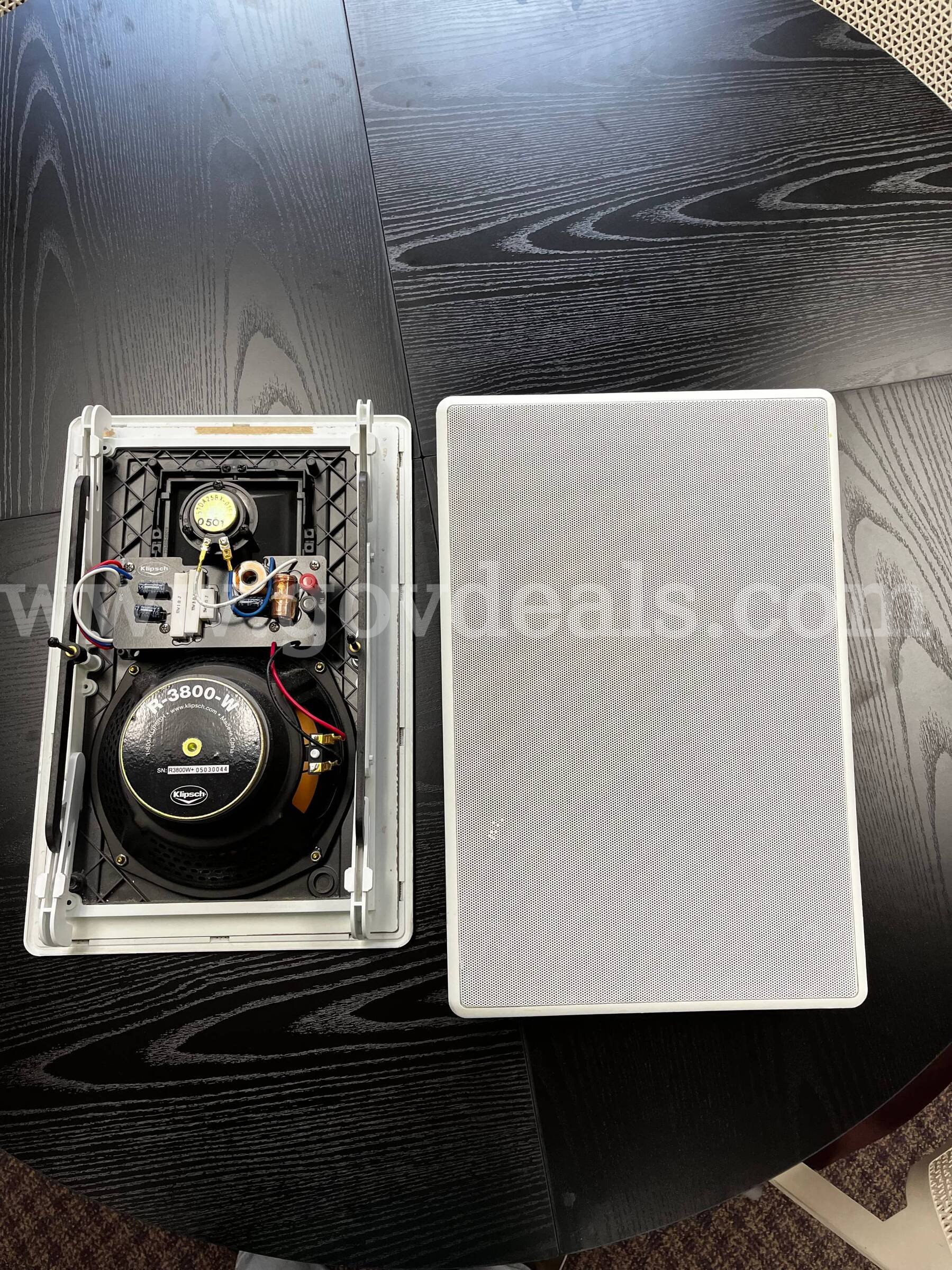 Pair of Klipsch Conference Room Speakers   Government Surplus Auction - Primary Photo