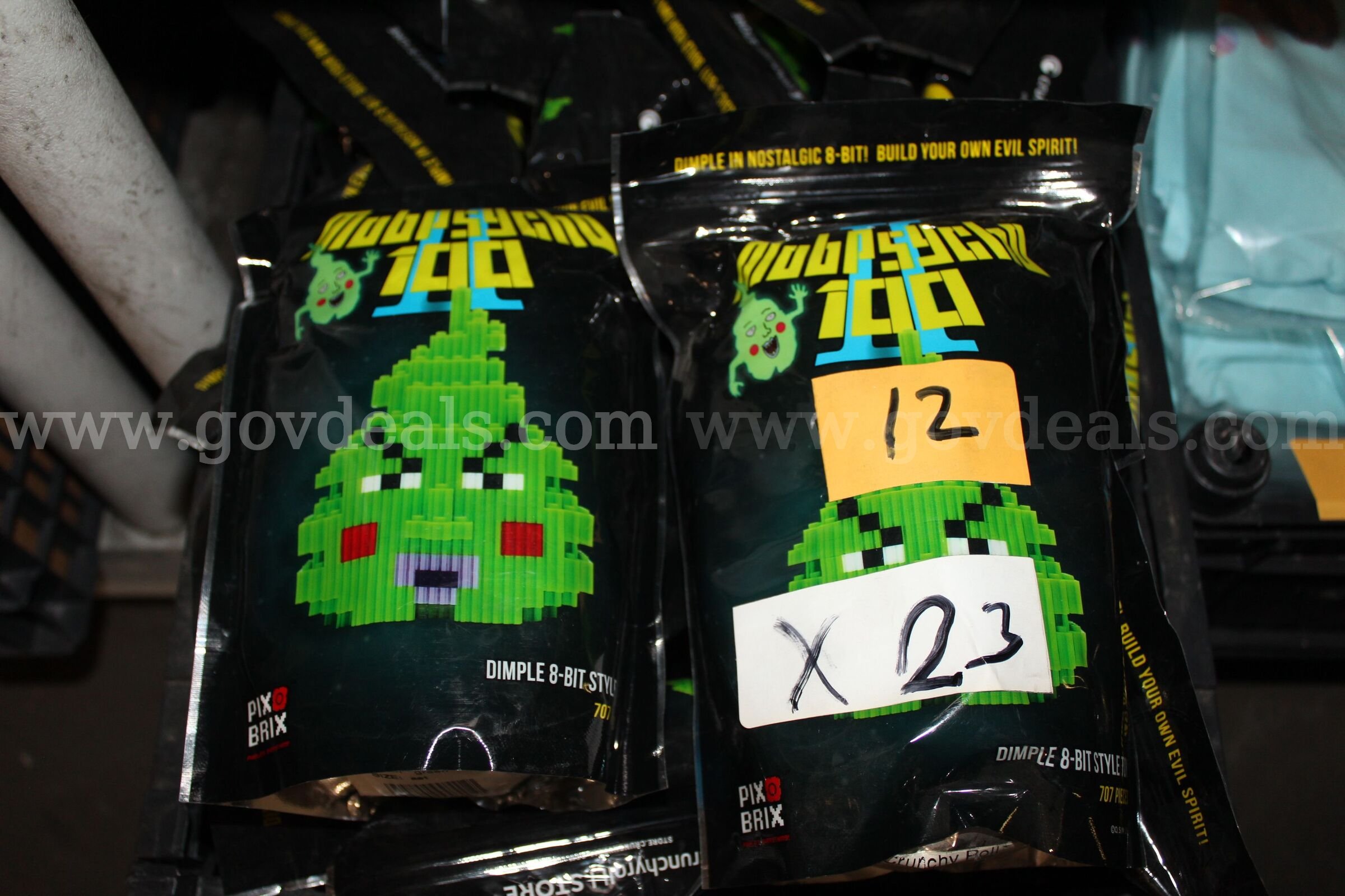 Pix Brix Crunchyroll Mobpsycho Dimple 8-Bit Style Toy 707Pcs Green  707Pcs Government Surplus Auction - Primary Photo