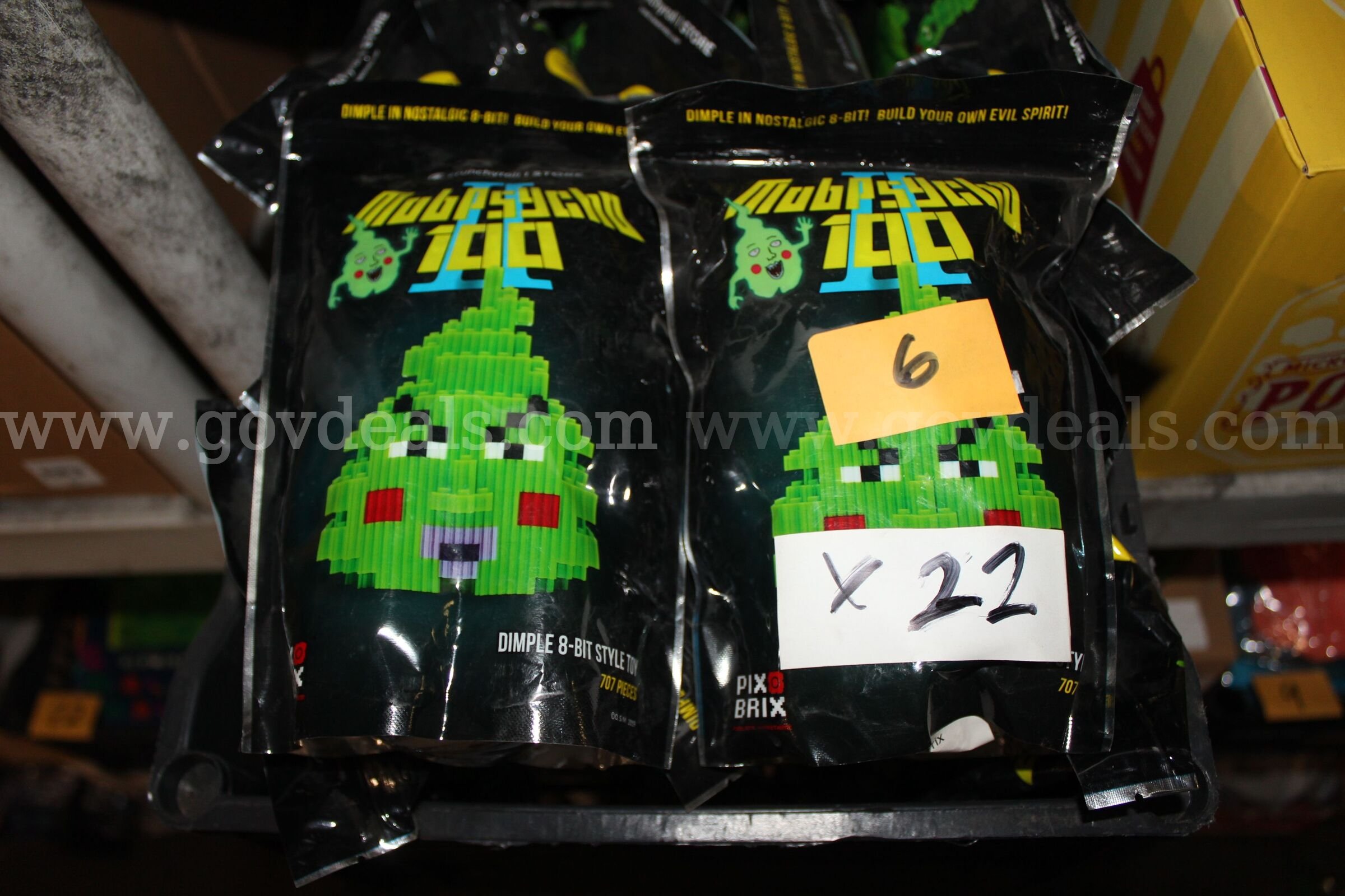 Pix Brix Crunchyroll Mobpsycho Dimple 8-Bit Style Toy 707Pcs Green Crunchyroll 707Pcs Government Surplus Auction - Primary Photo