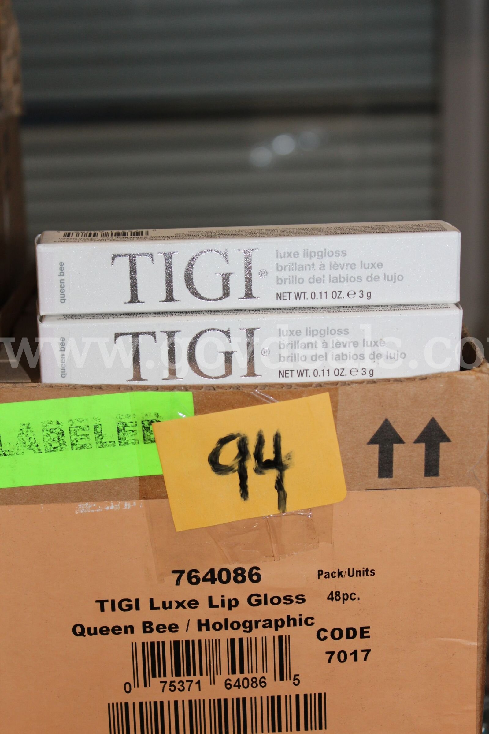 Tigi Cosmetics 764086 Luxe Lip Gloss In Queen Bee / Holographic Color .11Oz, 96 units.