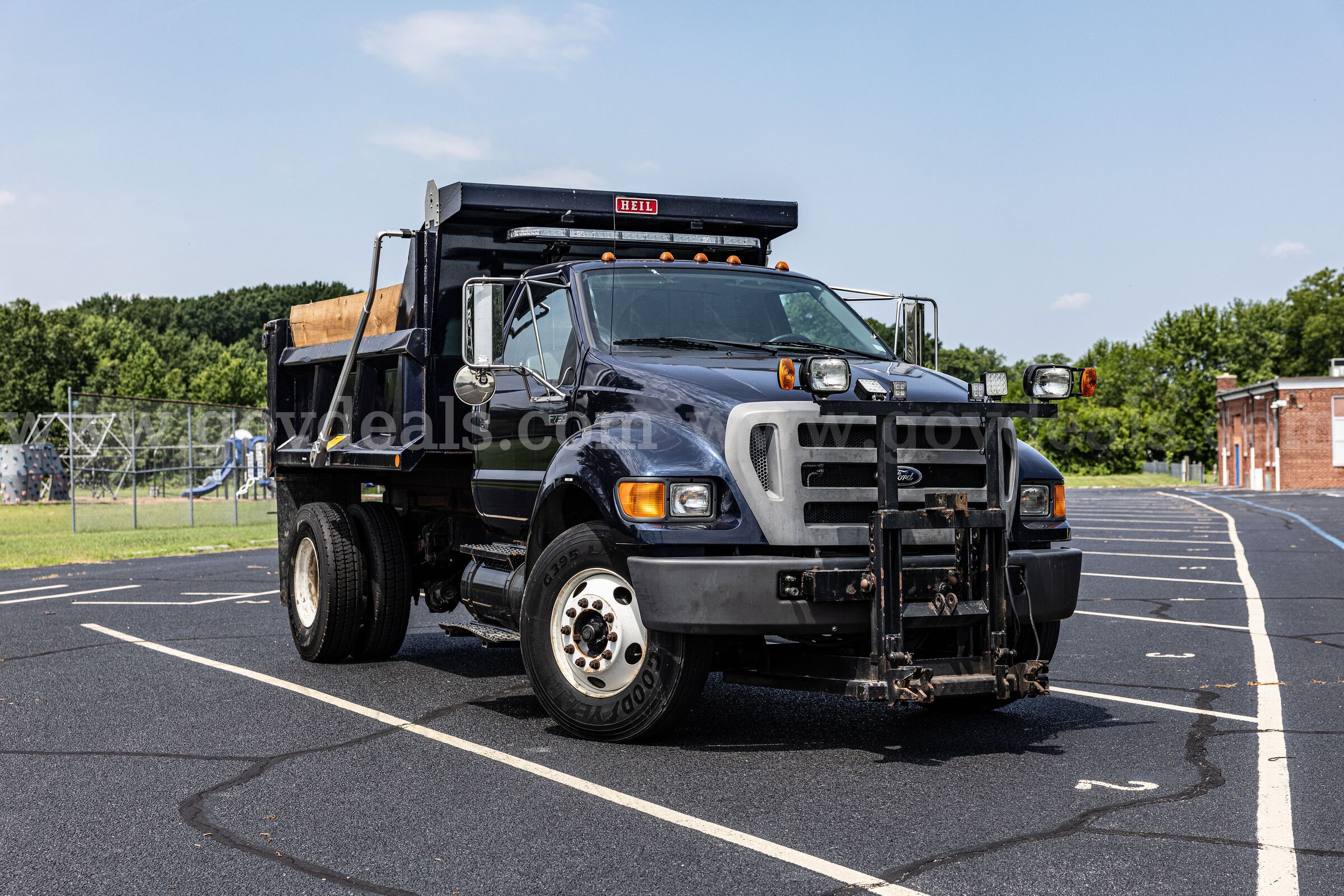 2007 Ford F-750 Dump Truck with VALK Snow Plow
