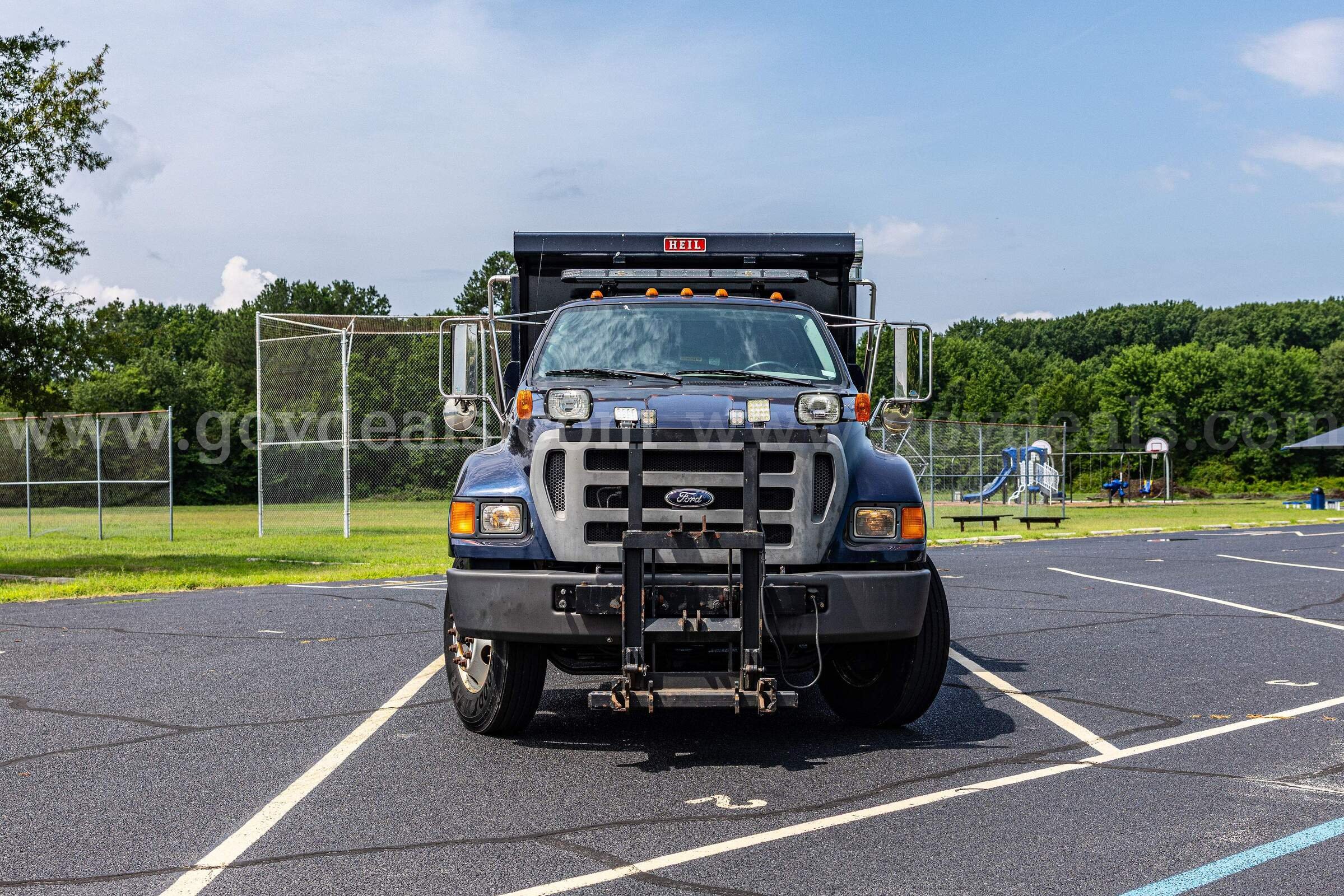 2007 Ford F-750 Dump Truck with VALK Snow Plow Ford 750 Government Surplus Auction - Photo #2