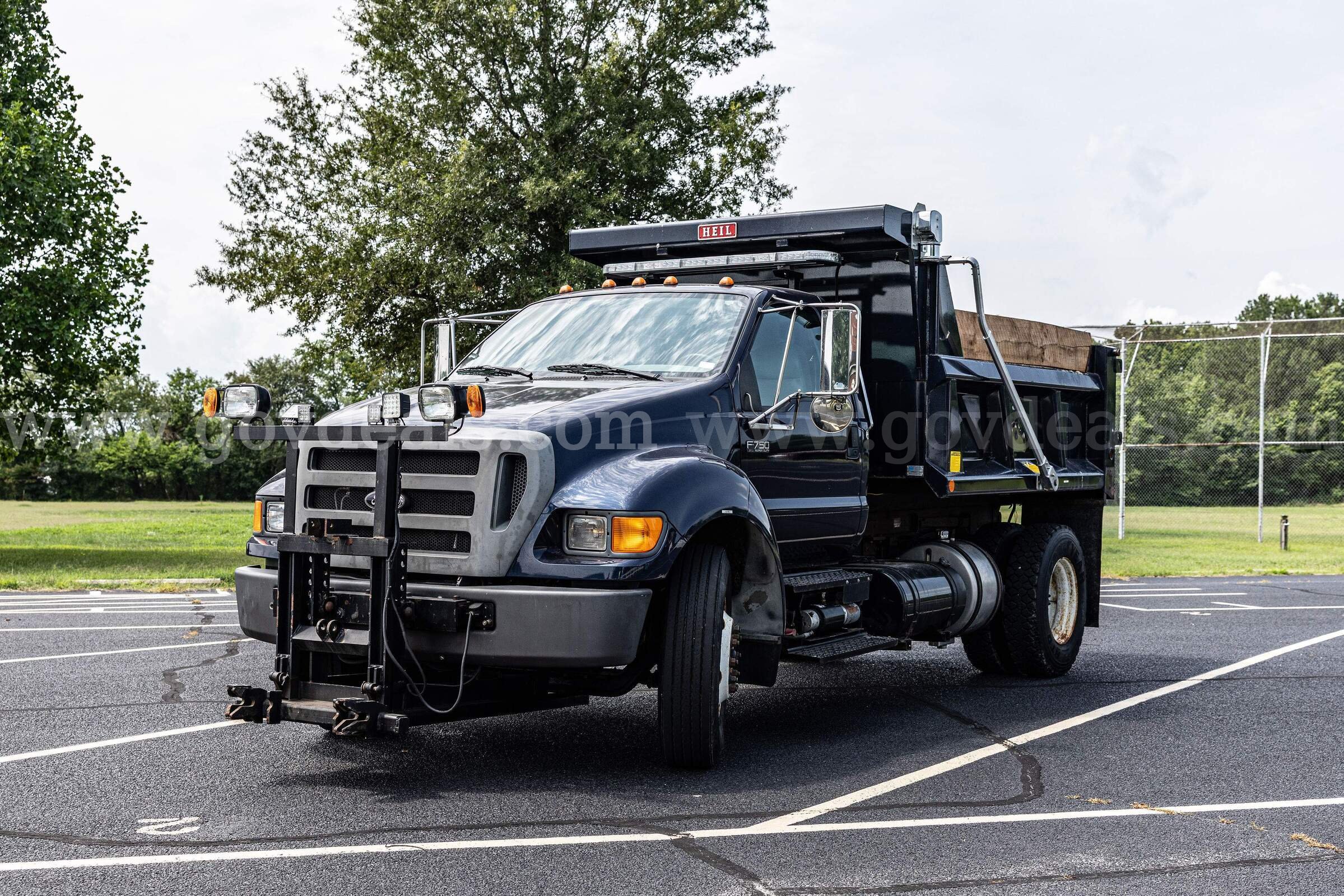 2007 Ford F-750 Dump Truck with VALK Snow Plow Ford 750 Government Surplus Auction - Photo #3