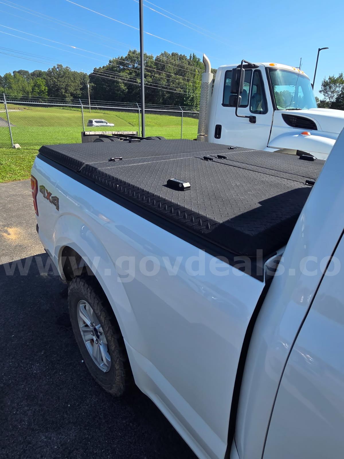 2020 Ford F-150 XL SuperCab 6.5-ft. Bed 4WD Ford F-150 Government Surplus Auction - Photo #2
