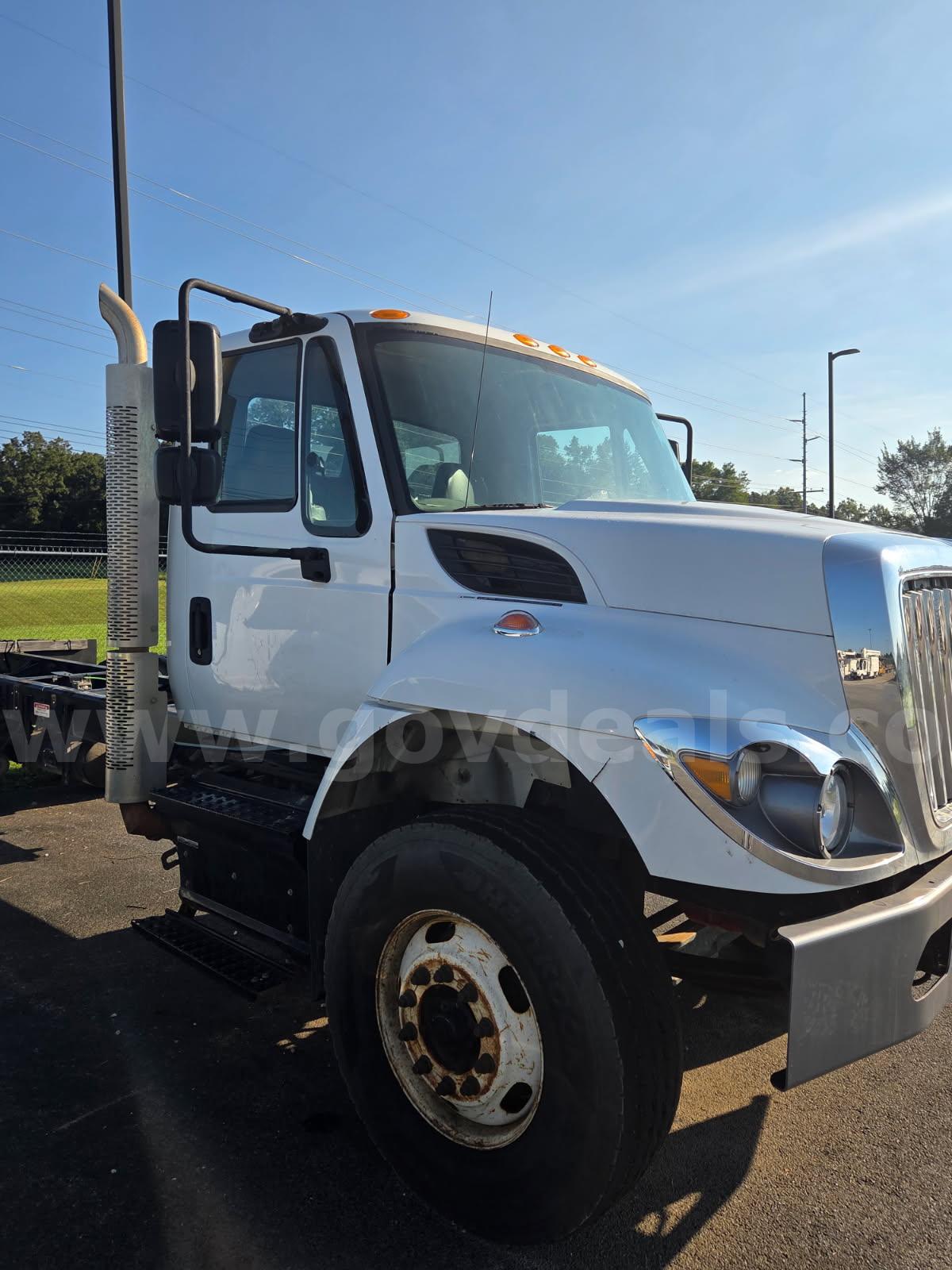 2019 International 7300 International 7300 Government Surplus Auction - Photo #6