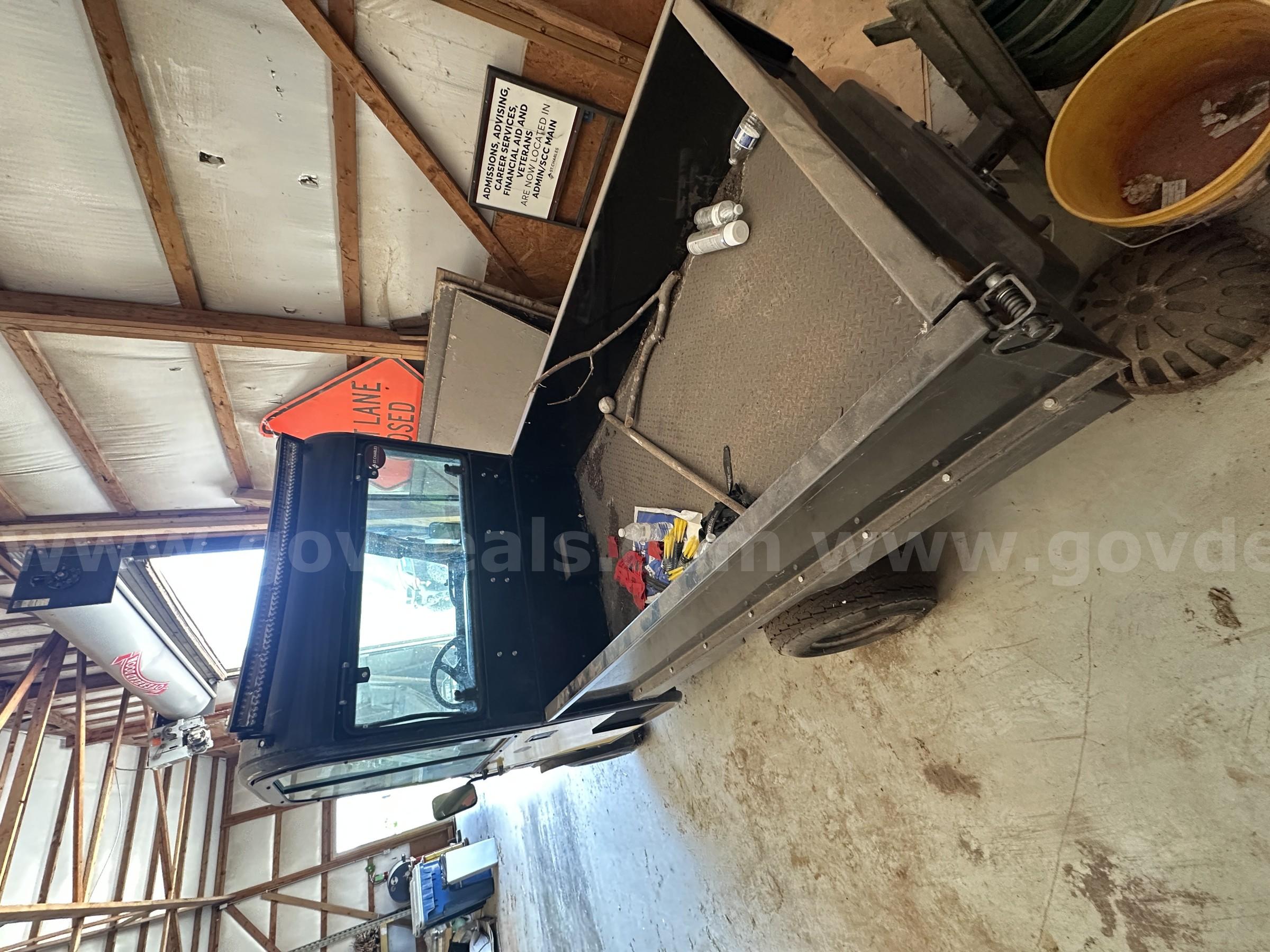 Lot of 2 – Utility Vehicles (Cushman Haulster & John Deere Gator) – Non-Working John Deere  Government Surplus Auction - Photo #3