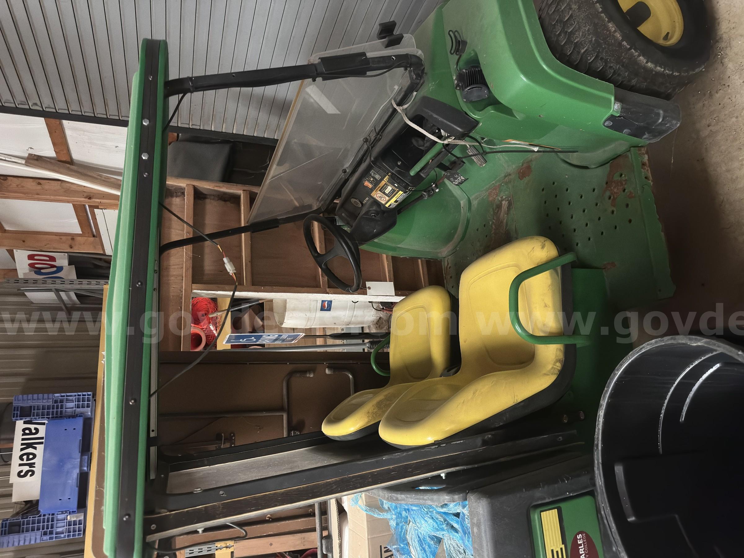 Lot of 2 – Utility Vehicles (Cushman Haulster & John Deere Gator) – Non-Working John Deere  Government Surplus Auction - Photo #6