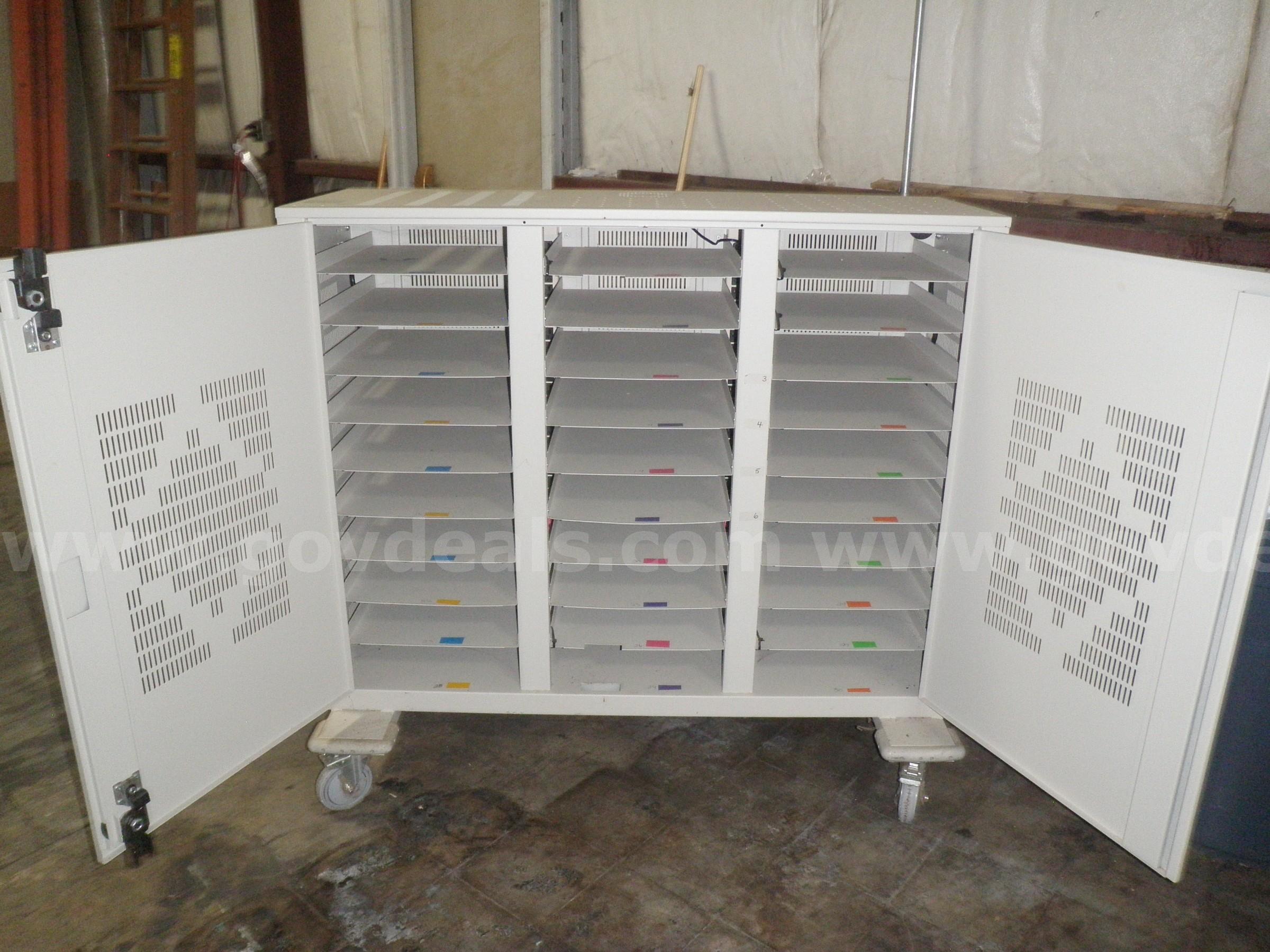 Computer cart   Government Surplus Auction - Photo #2
