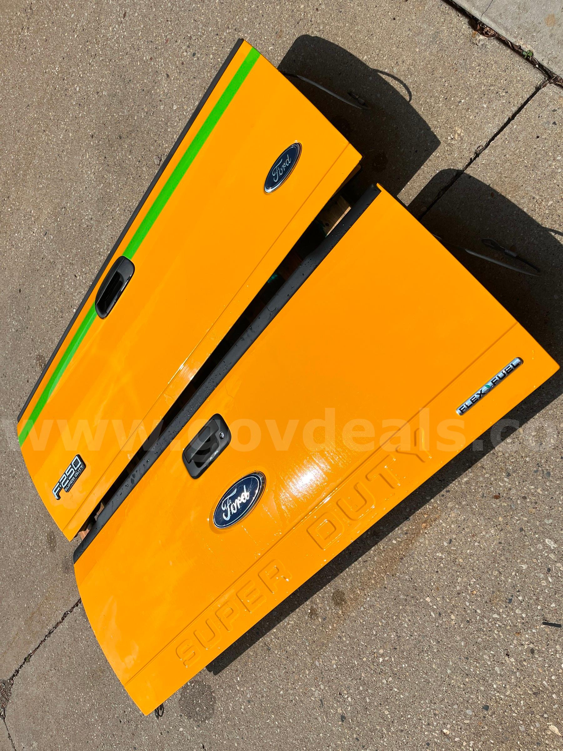 F-250 Superduty Tail gates Ford F-250 Government Surplus Auction - Photo #3