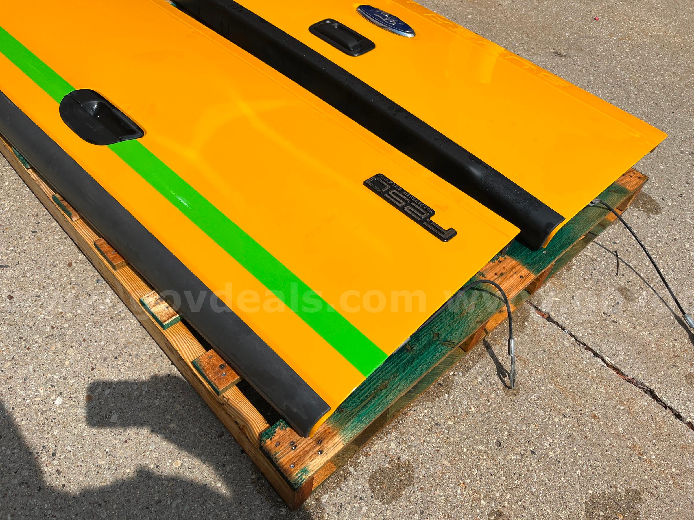 F-250 Superduty Tail gates Ford F-250 Government Surplus Auction - Photo #4