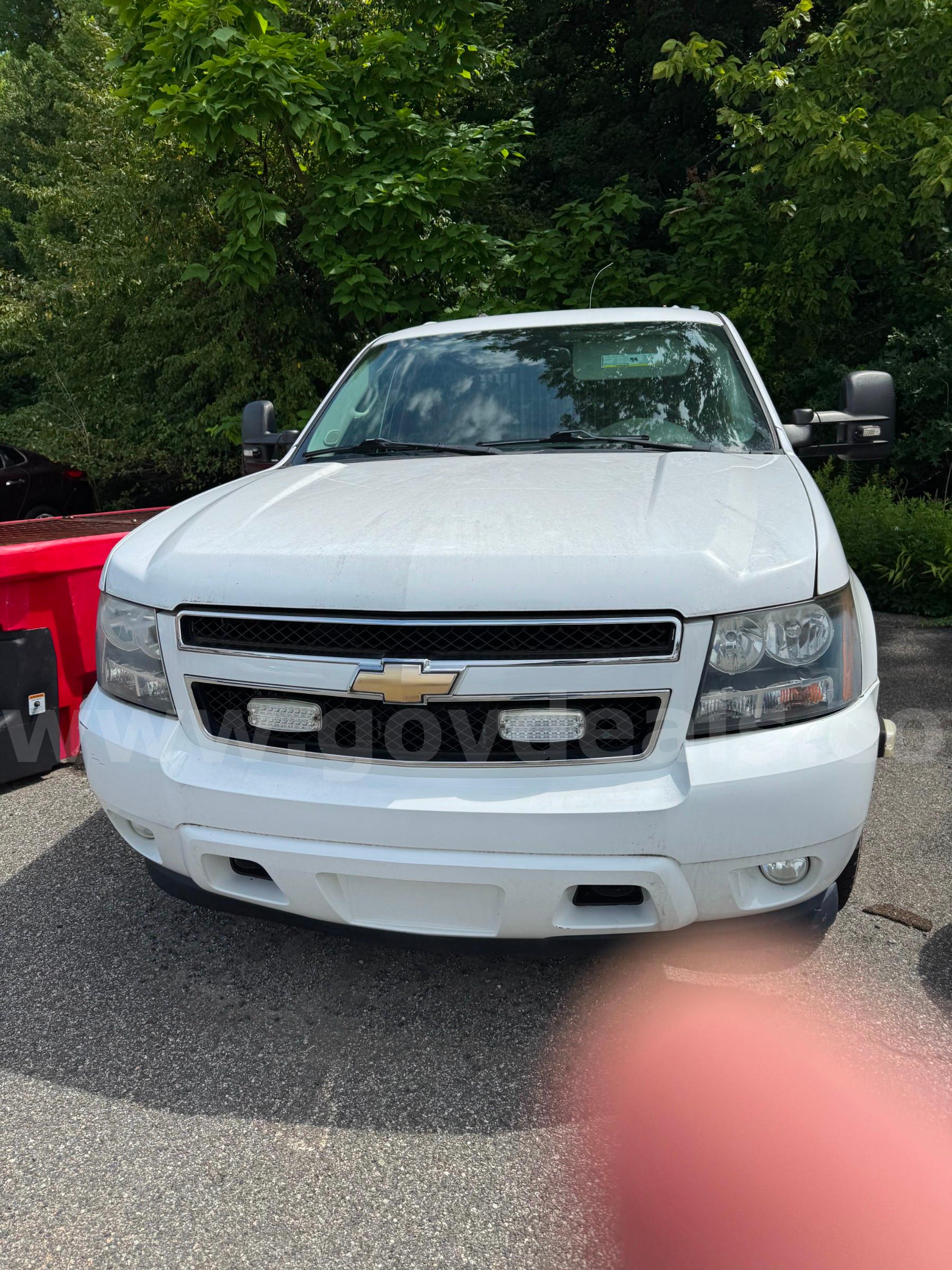 2009 Chevrolet Suburban Chevrolet Suburban Government Surplus Auction - Photo #2