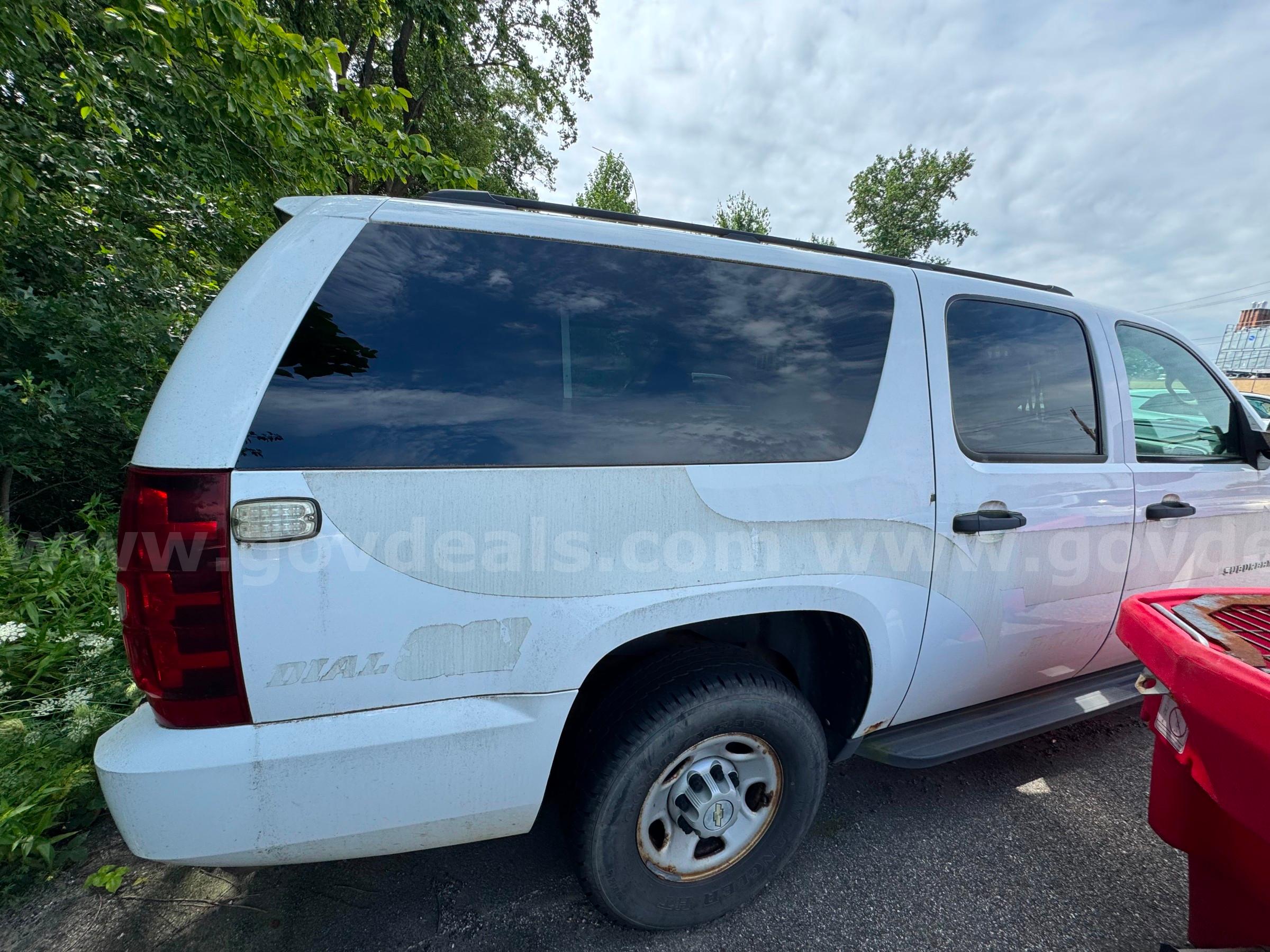 2009 Chevrolet Suburban Chevrolet Suburban Government Surplus Auction - Photo #3