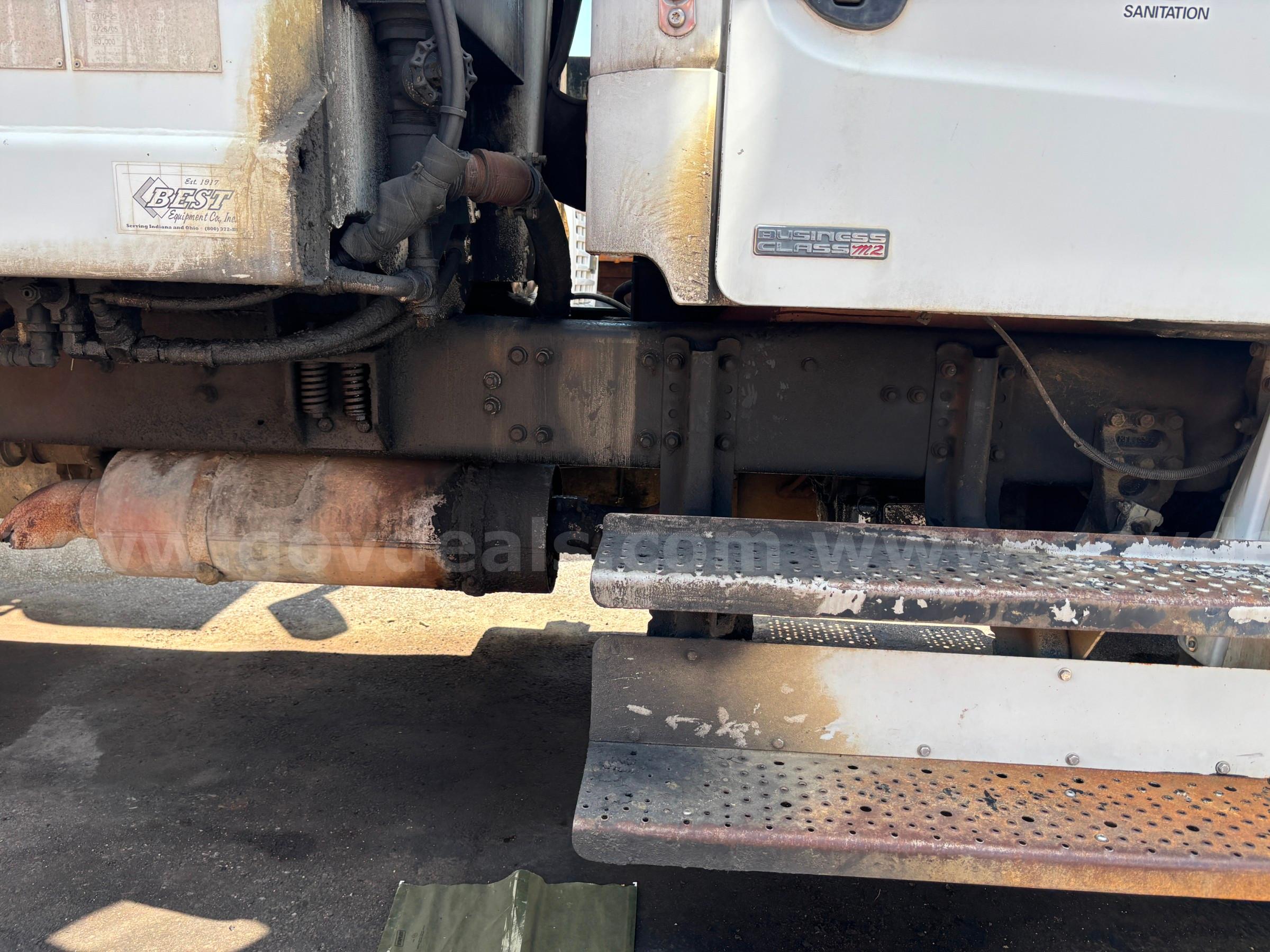 2005 Freightliner BSX5 M2 106 Garbage Truck Freightliner 106 Government Surplus Auction - Photo #4