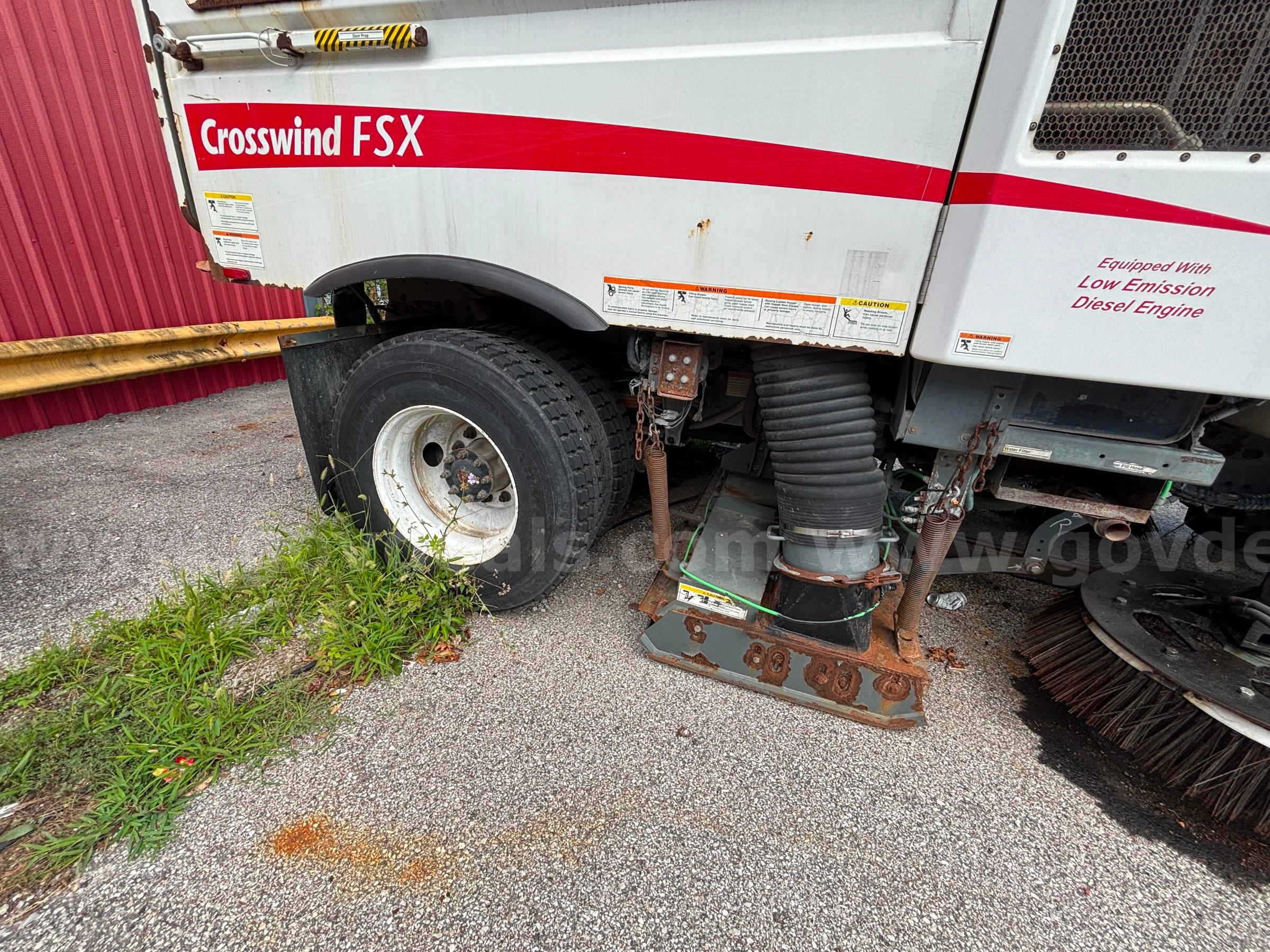 2007 Sterling SC8000 Sweeper Sterling SC8000 Government Surplus Auction - Photo #6