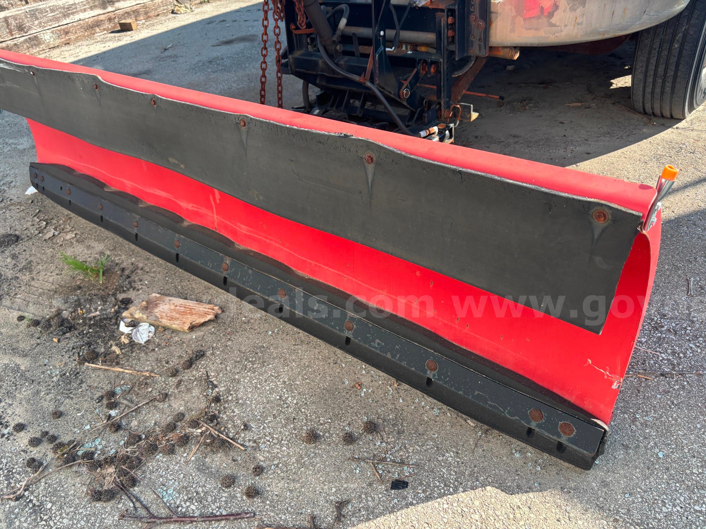 2004 Sterling LT9500 Dumptruck with Salt Spreader and Snow Plow Sterling LT9500 Government Surplus Auction - Photo #3